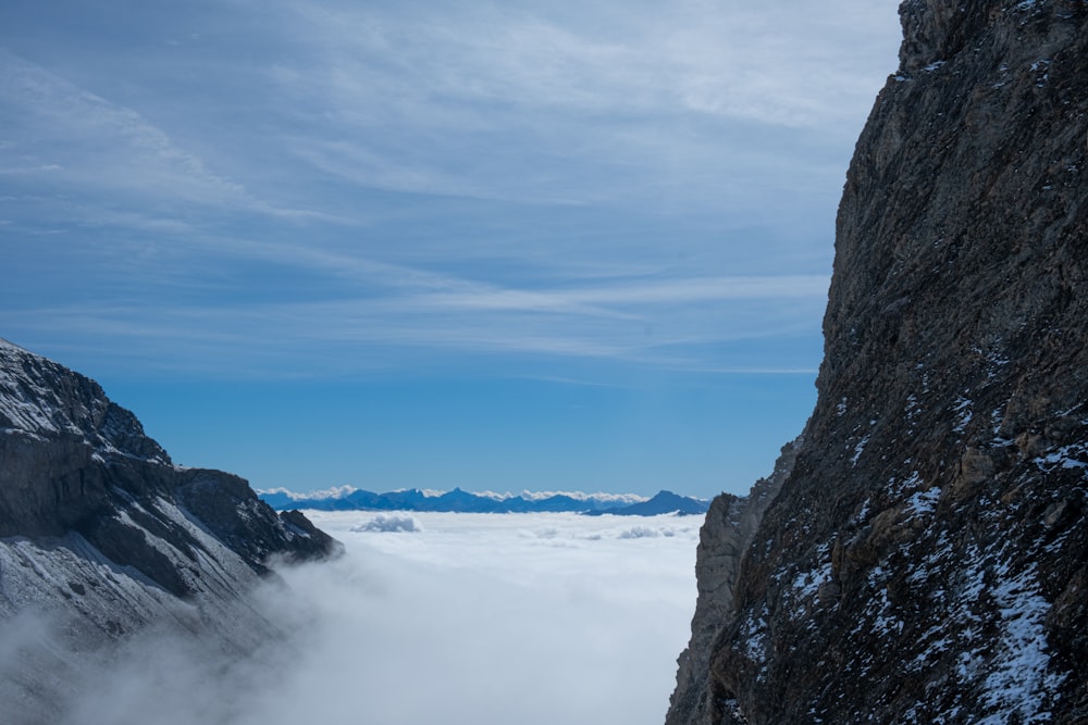 a snowy mountain range