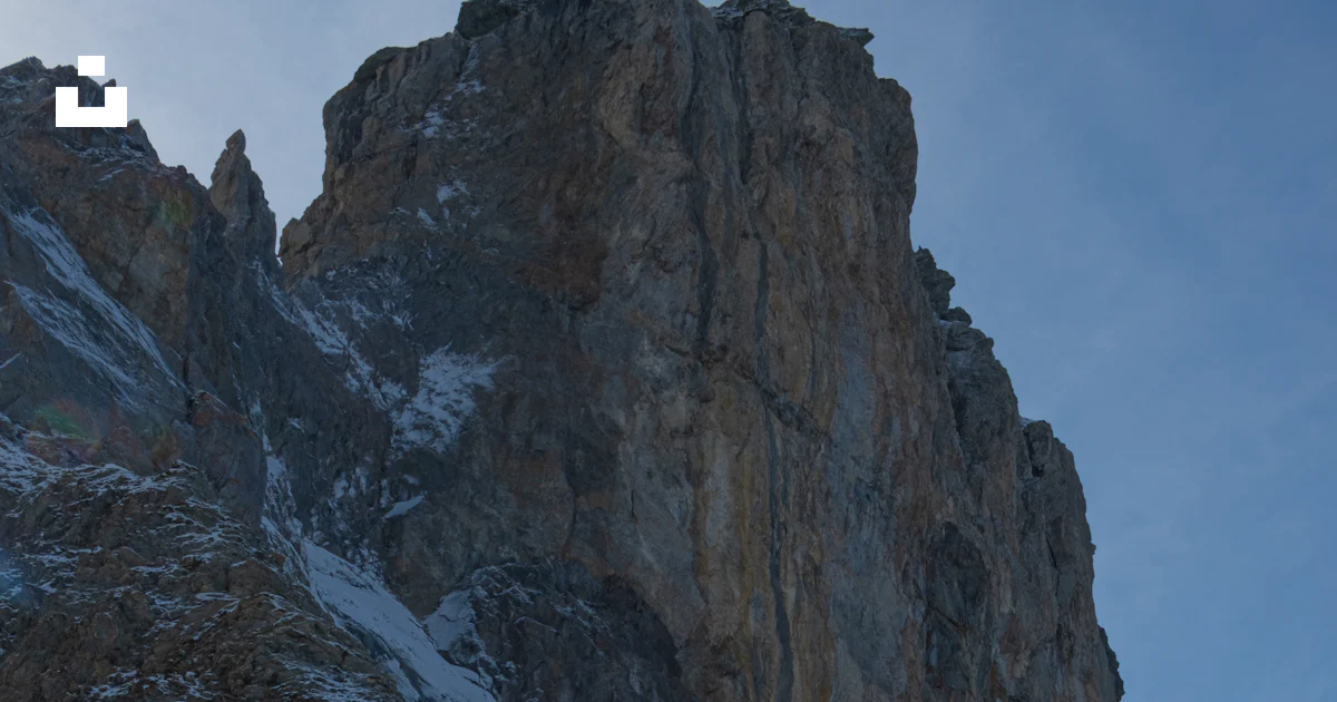 Mount Twynam Sign A sign on a mountain photo – Free Switzerland Image on Unsplash