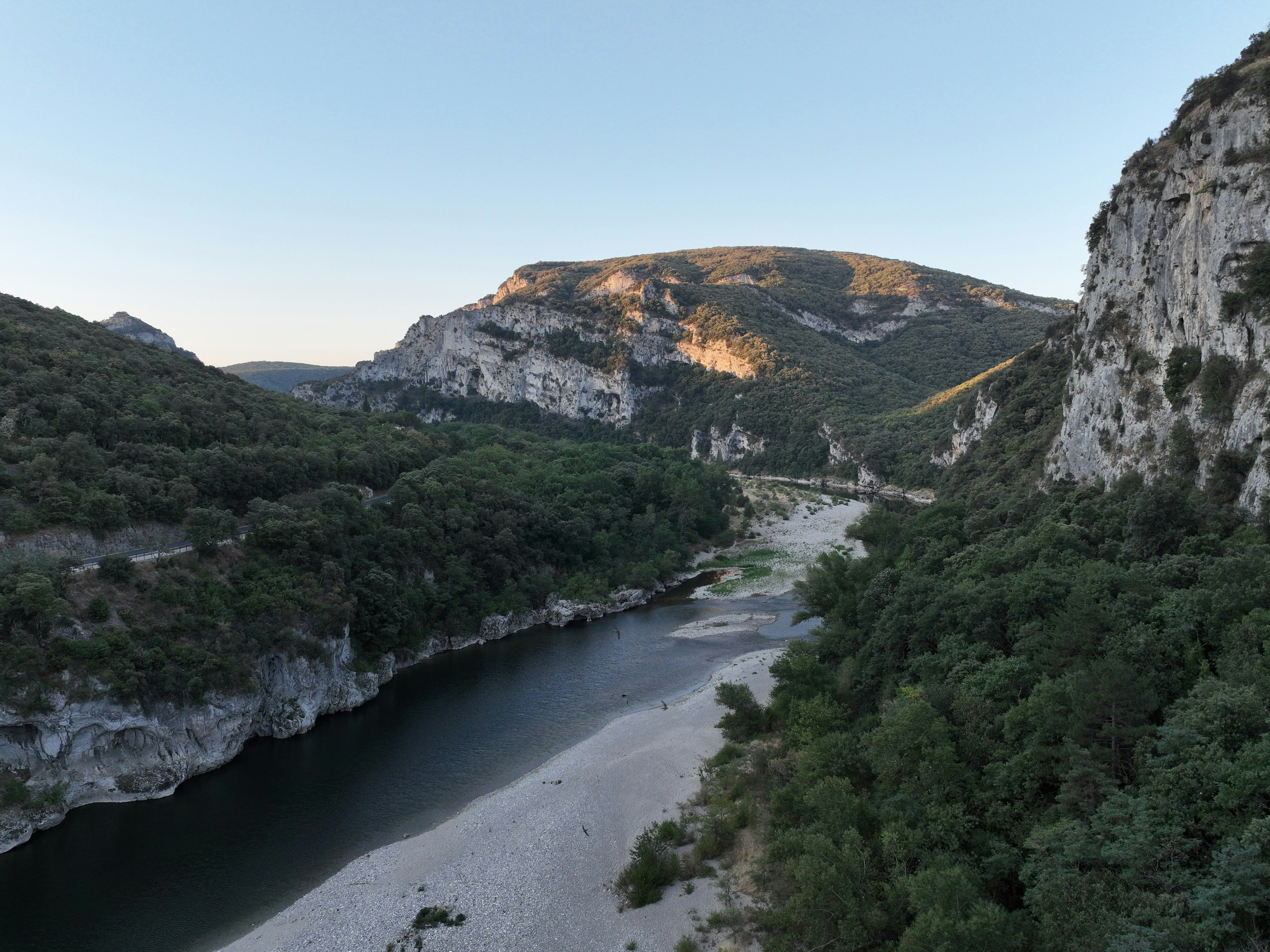 Photo by datingjungle