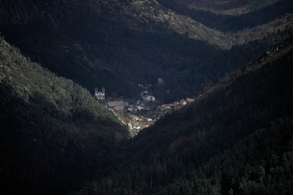 Un village dans les montagnes