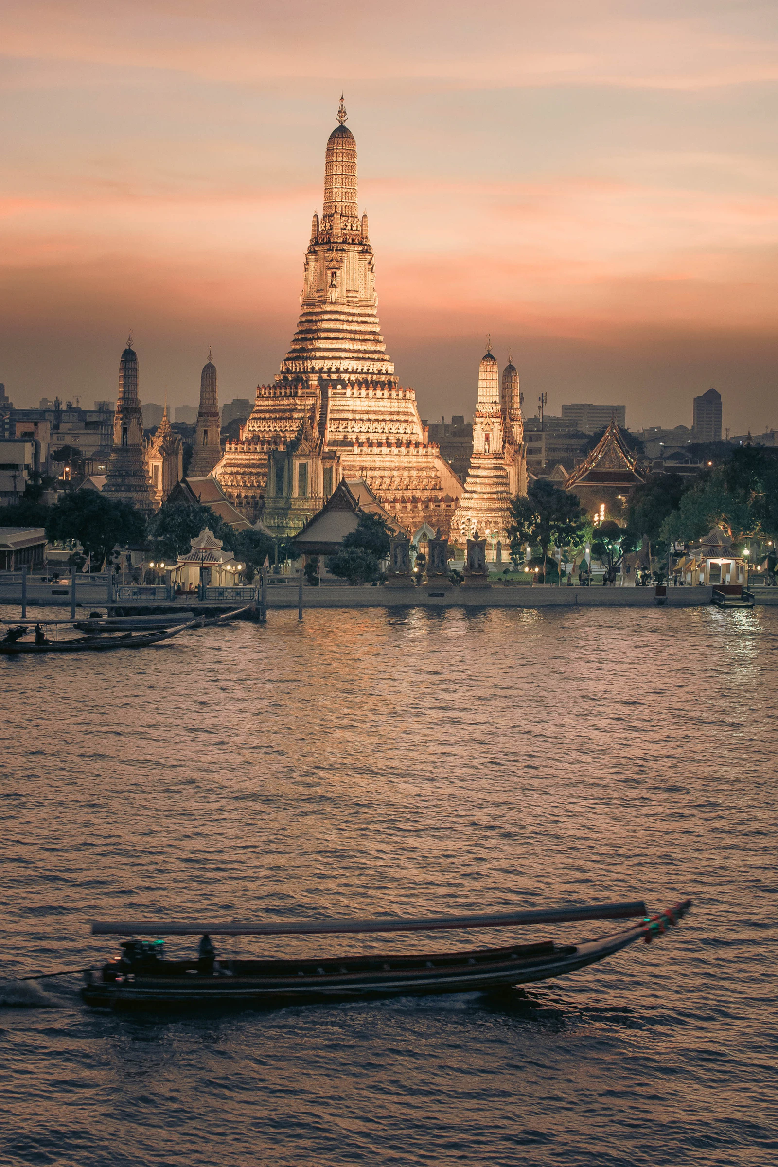 Wat Arun temple on the Chao Phraya River, Bangkok