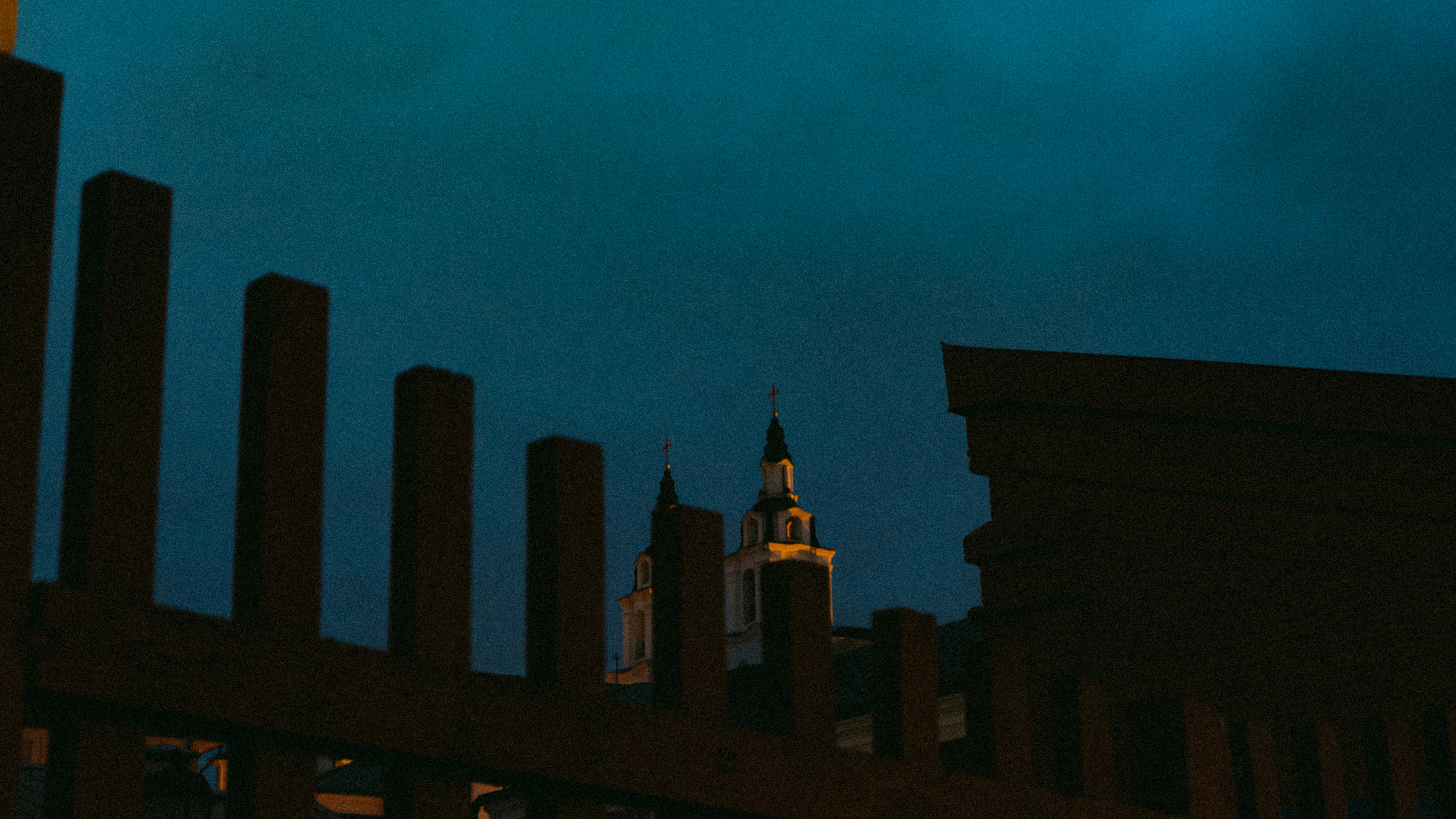a city skyline at night