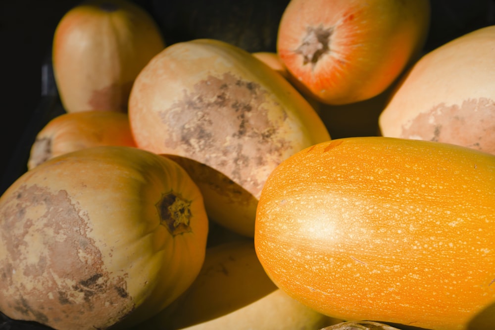 un groupe de fruits