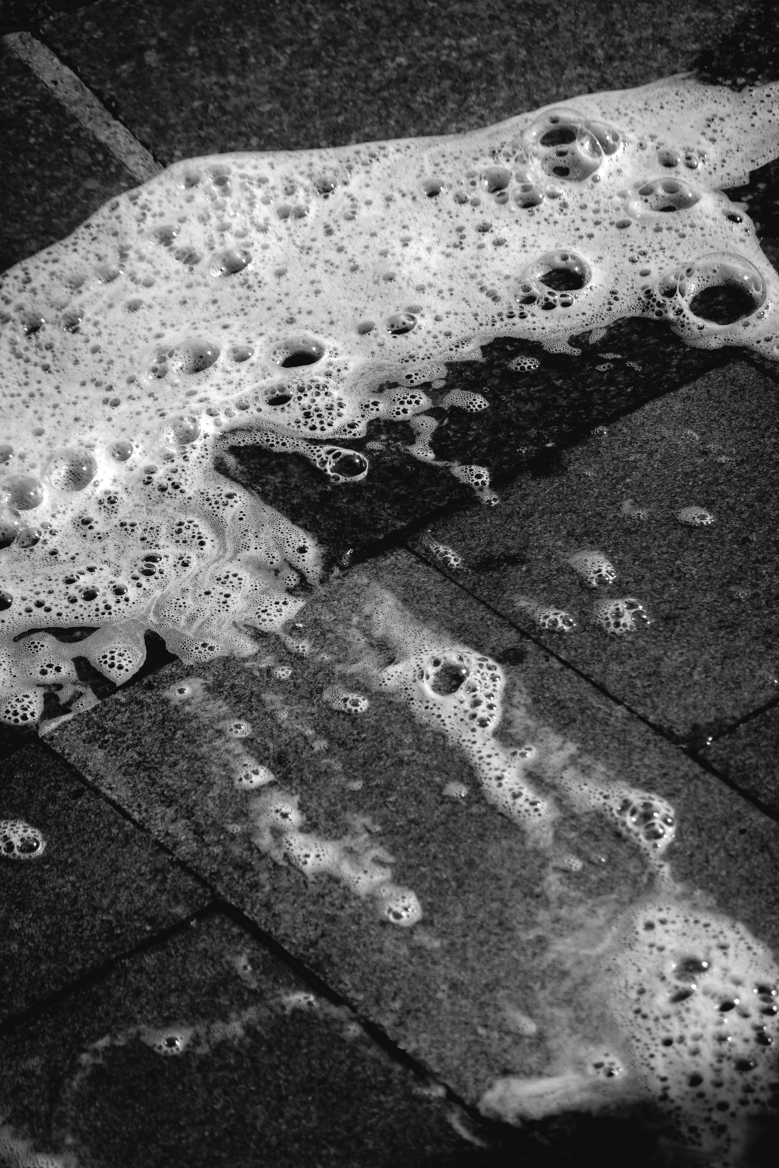 un primer plano de gotas de agua