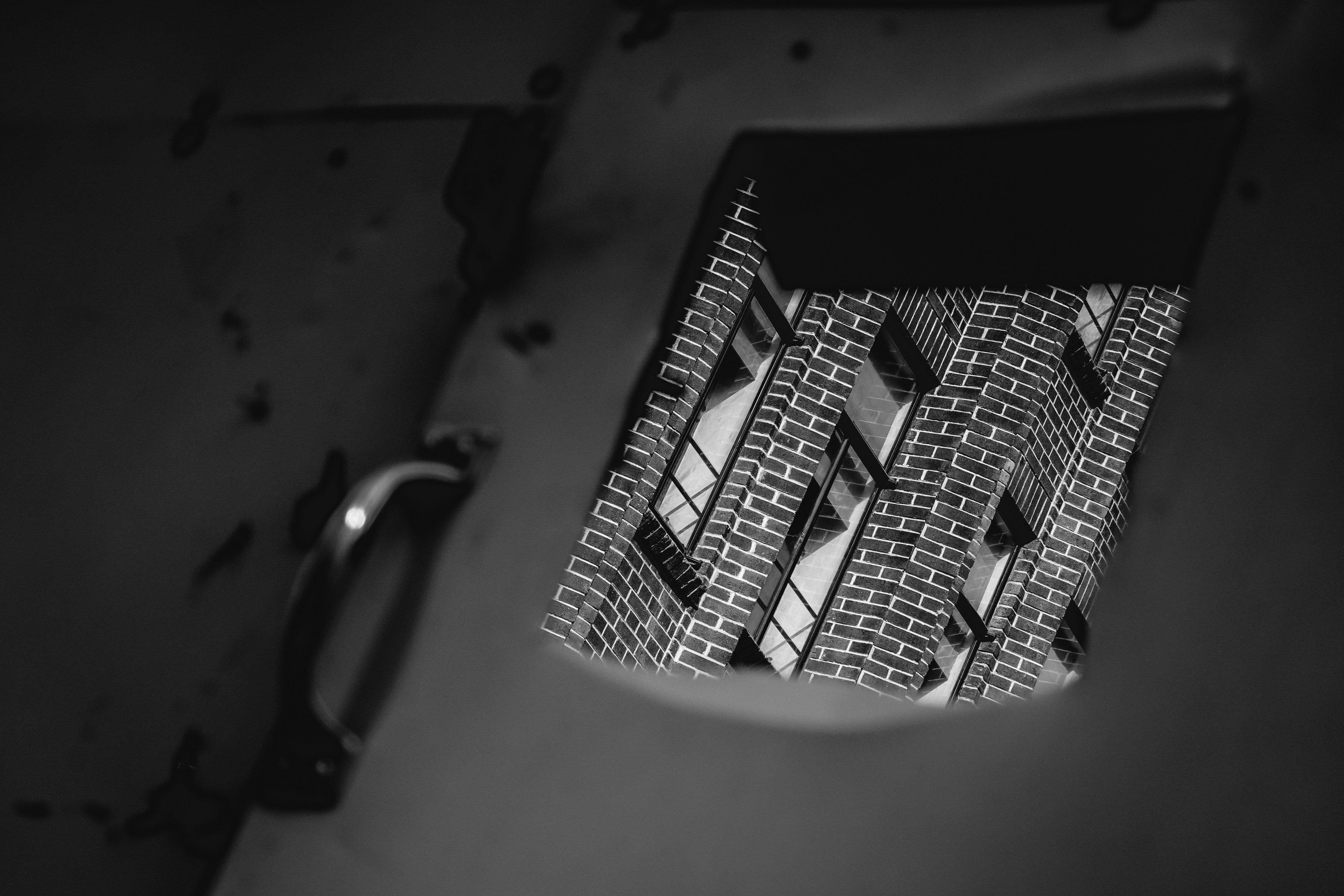 Photo 1668133770353 Fc43ad2ec011?crop=entropy&cs=tinysrgb&fit=max&fm=jpg&ixid=M3w1MjQ0NjR8MHwxfHNlYXJjaHw5fHxjeWJlcnNlY3VyaXR5JTIwbWVzaCUyMG1hcmtldHxlbnwwfDB8fHwxNzYyNjYxNjc3fDA&ixlib=rb 4.1