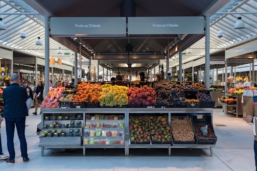 a fruit stand with fruits