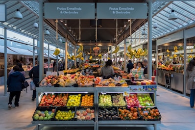 a fruit stand with fruits