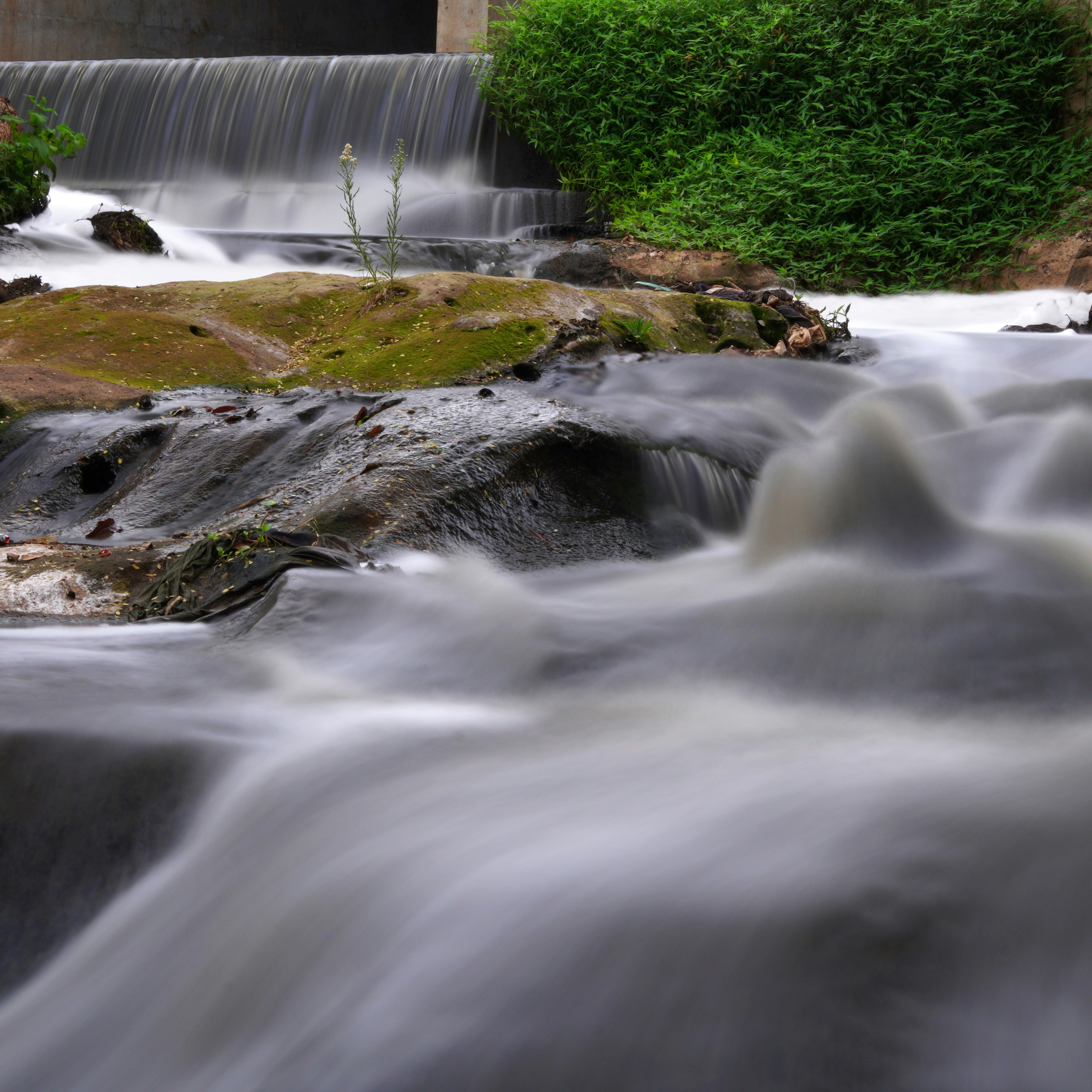 photo-1668185490642-4080f621b5b5