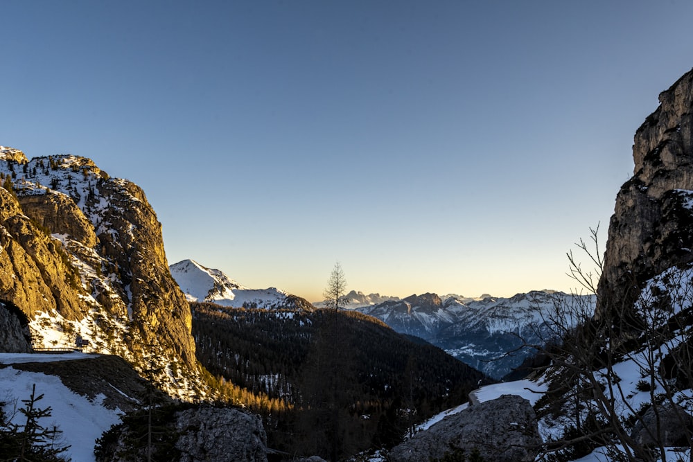 a snowy mountain range