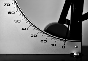 Weight scale with gradations 0-50