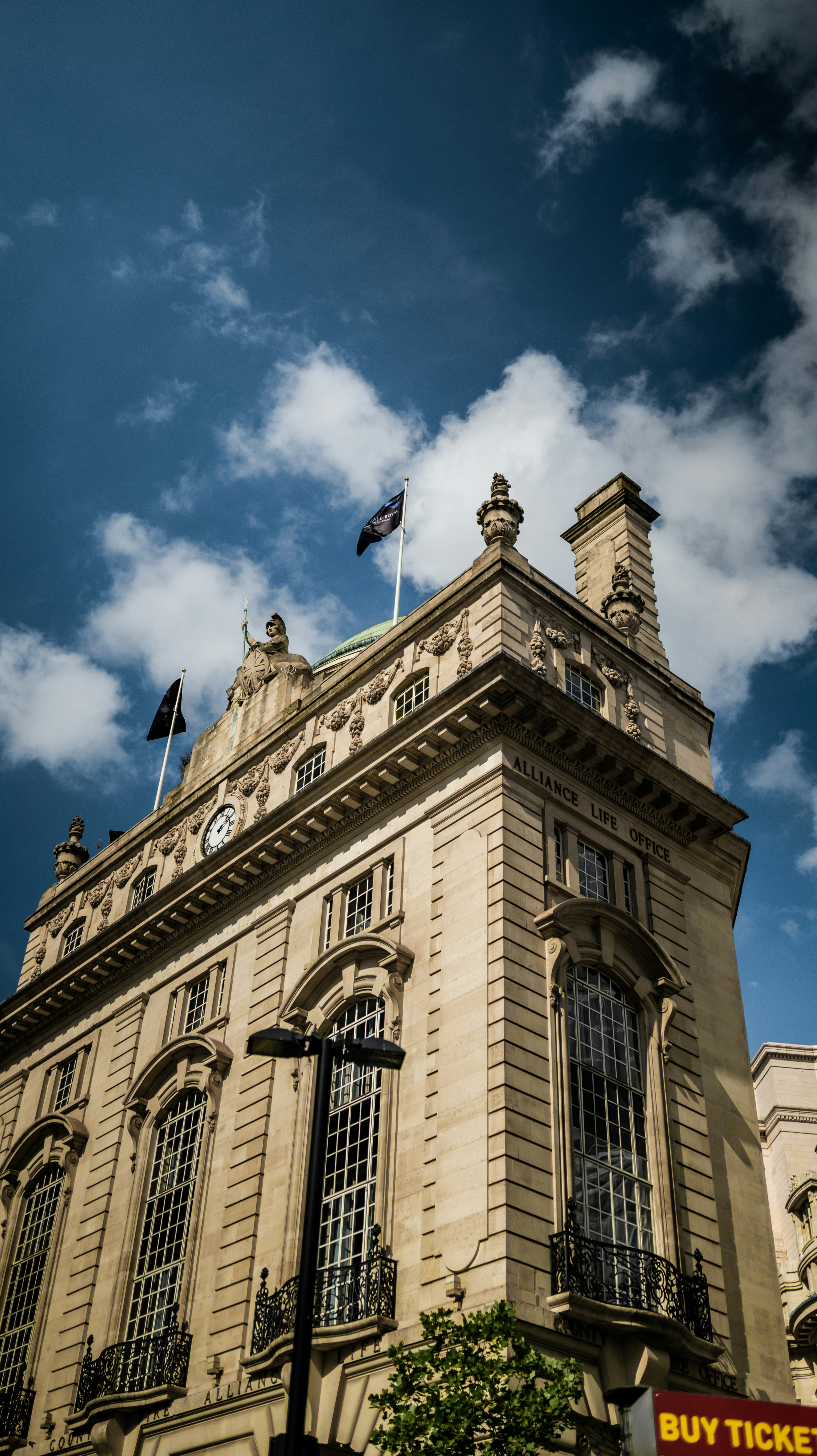 Photo by visualsbyroyalz