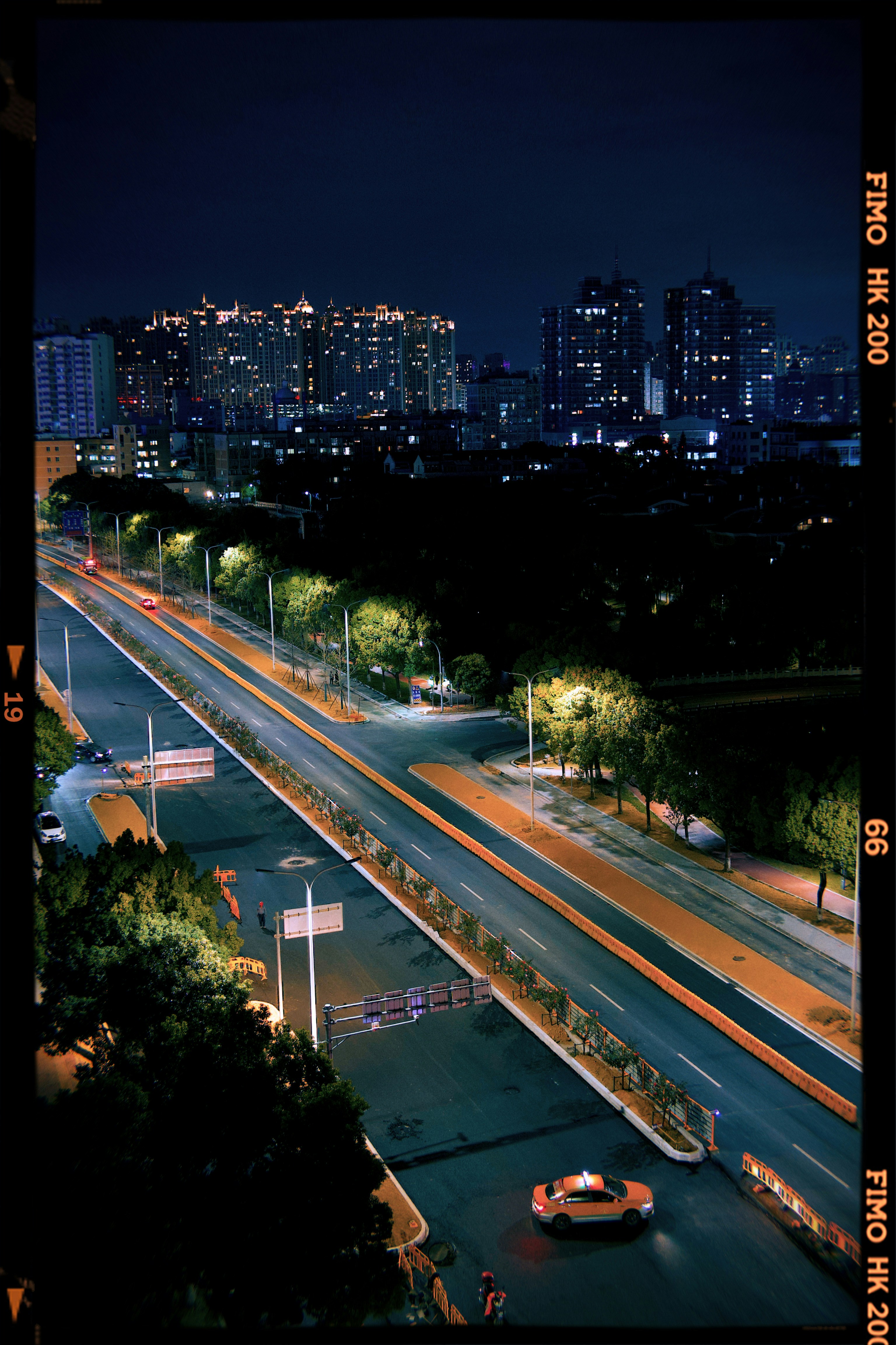 A city street at night photo – Free Image on Unsplash