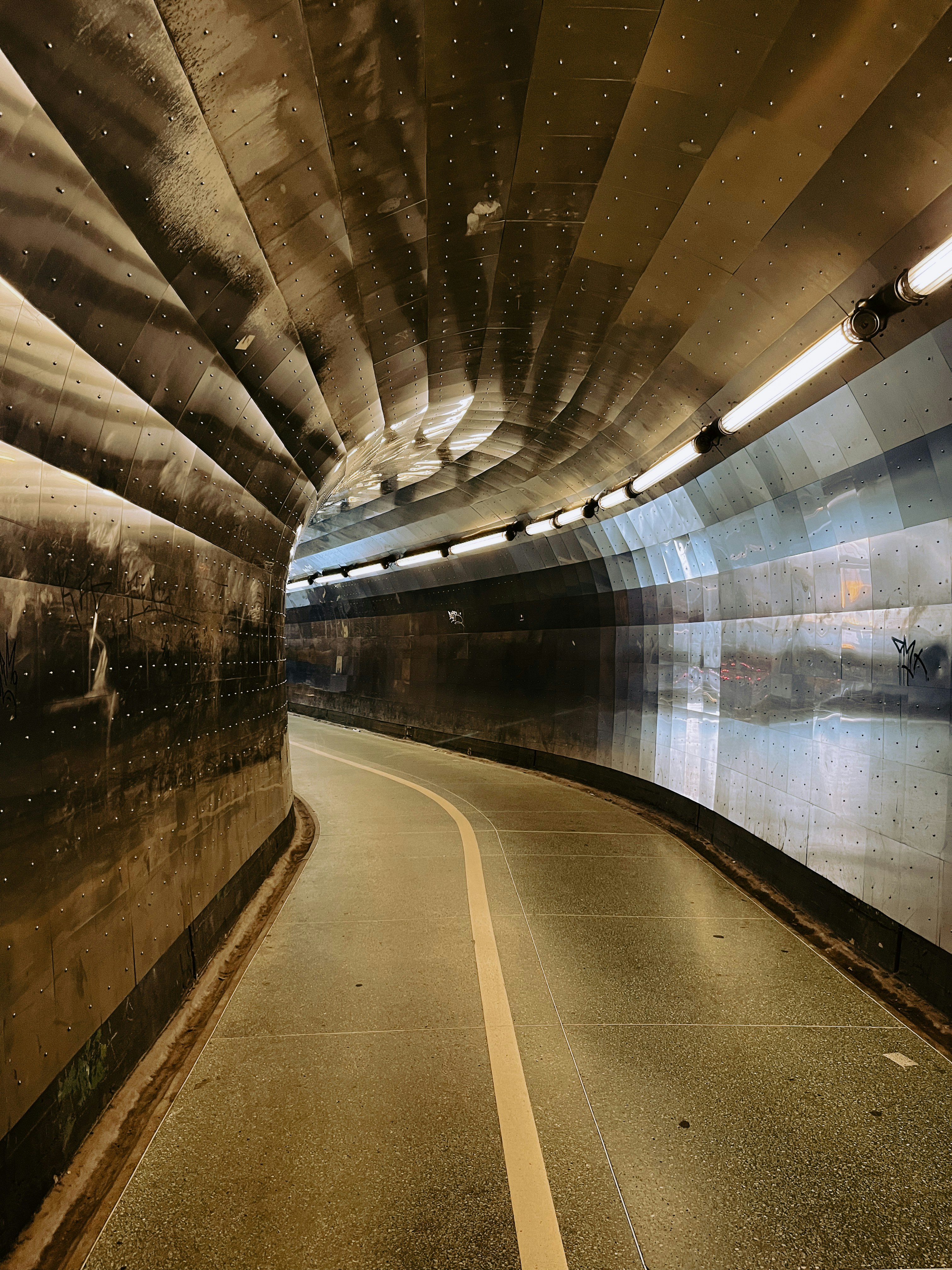 Photo by manuelltony