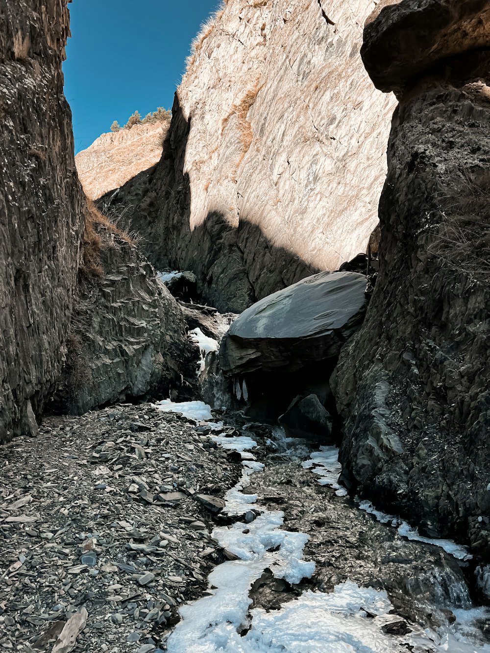 a river running between large rocks