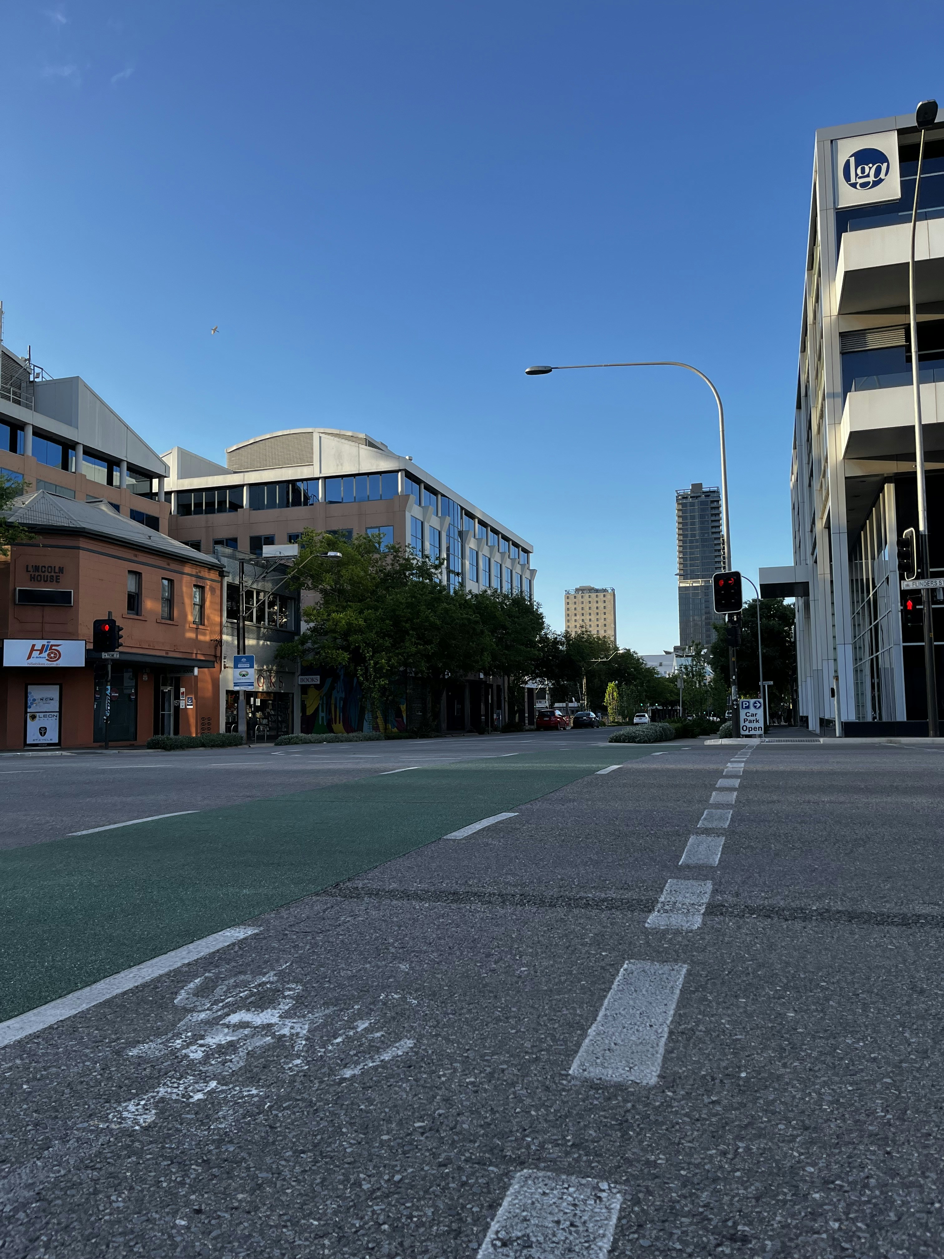 Photo by pierrehenry