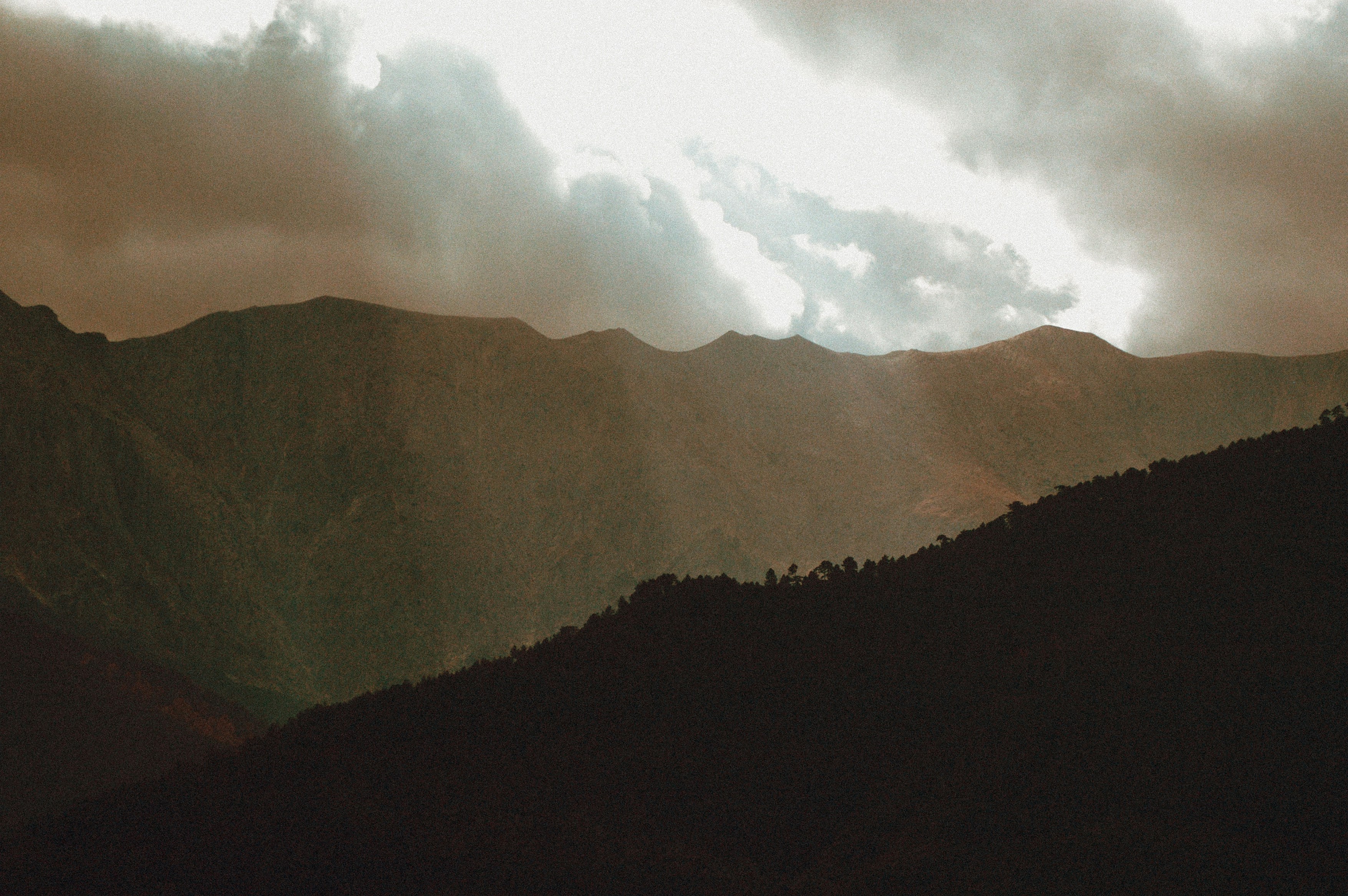 Photo by veliyunusunal