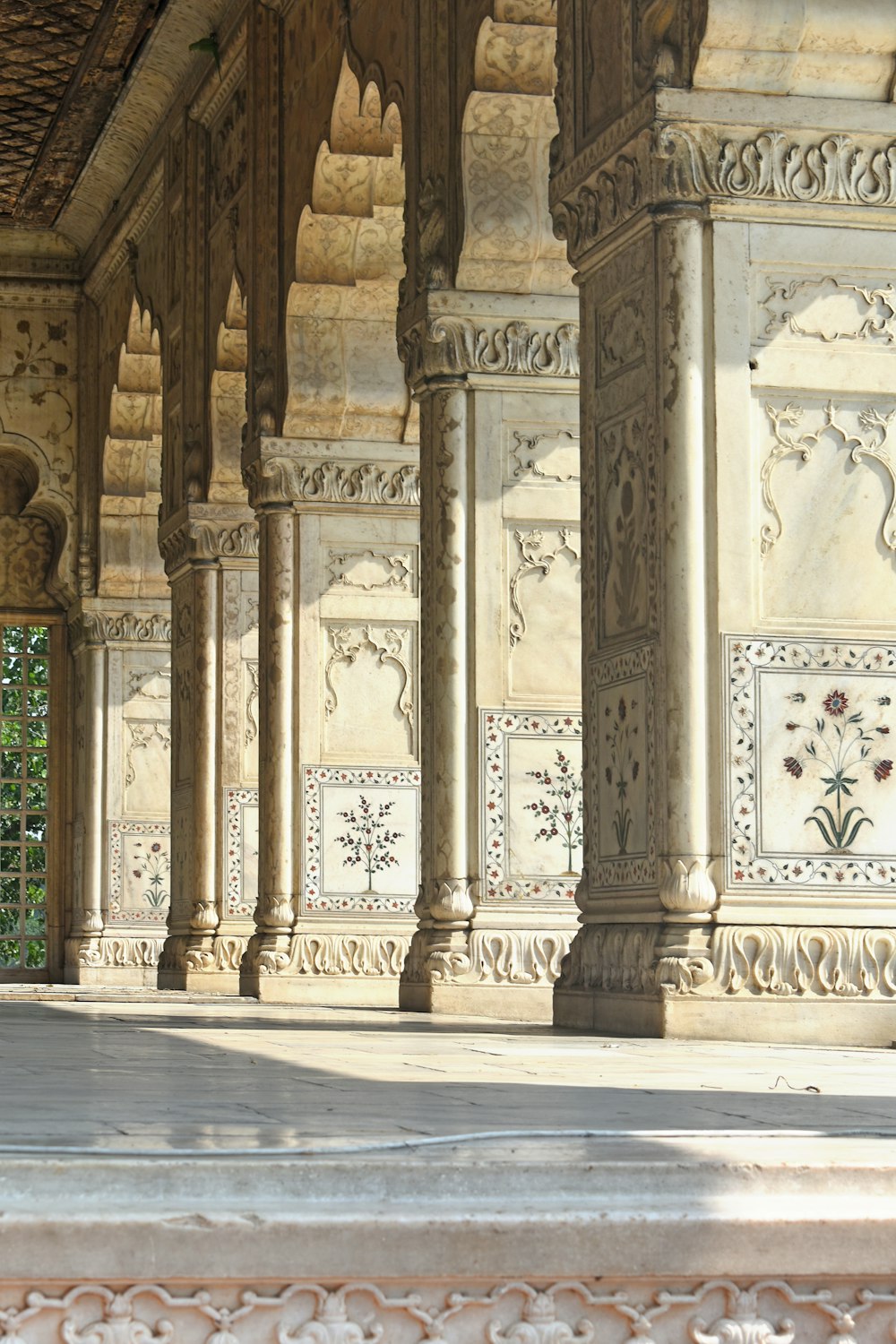 a building with pillars