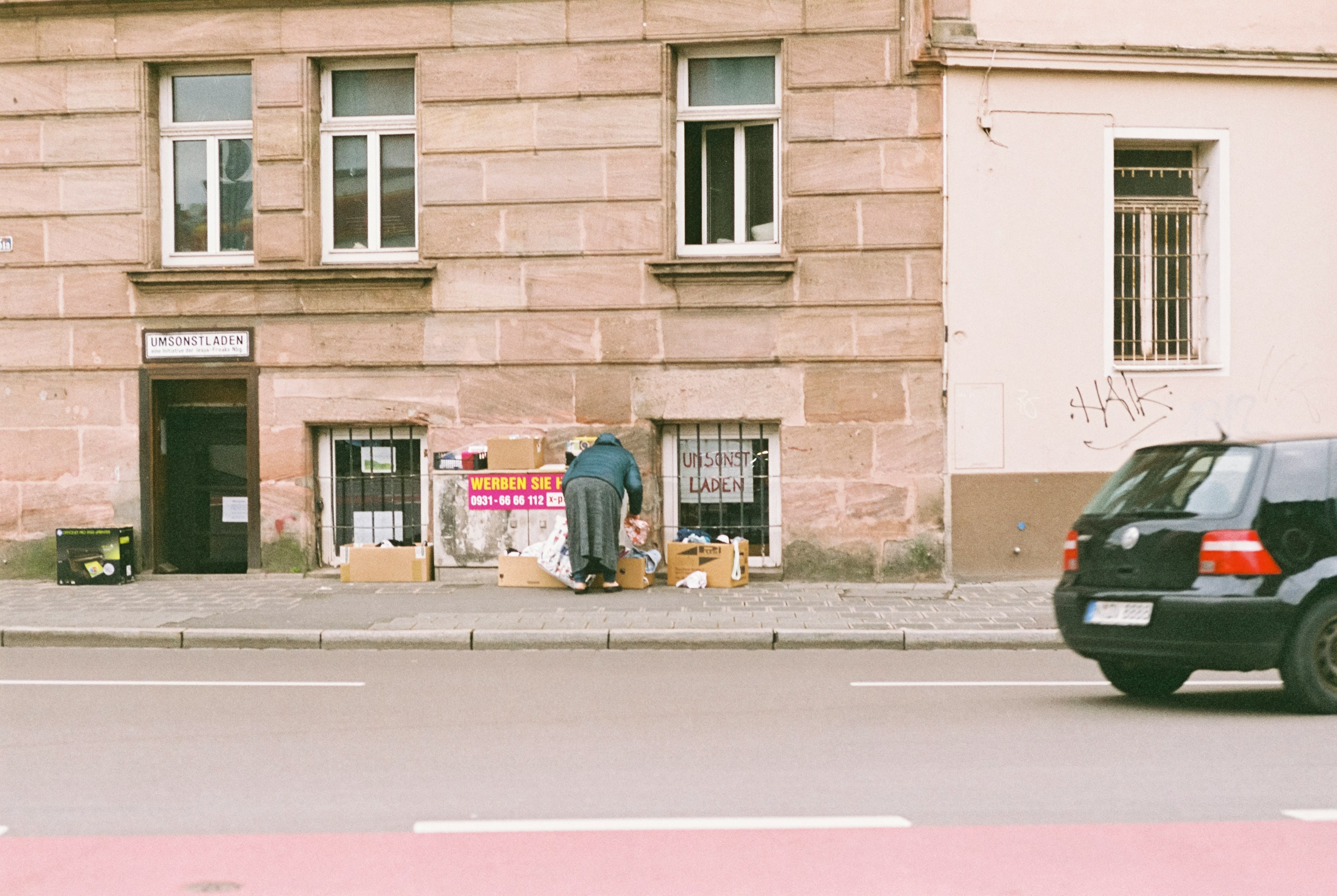 Parkplatz, Bahnsteig oder Balkon? Wo die Übergabe wirklich gut läuft