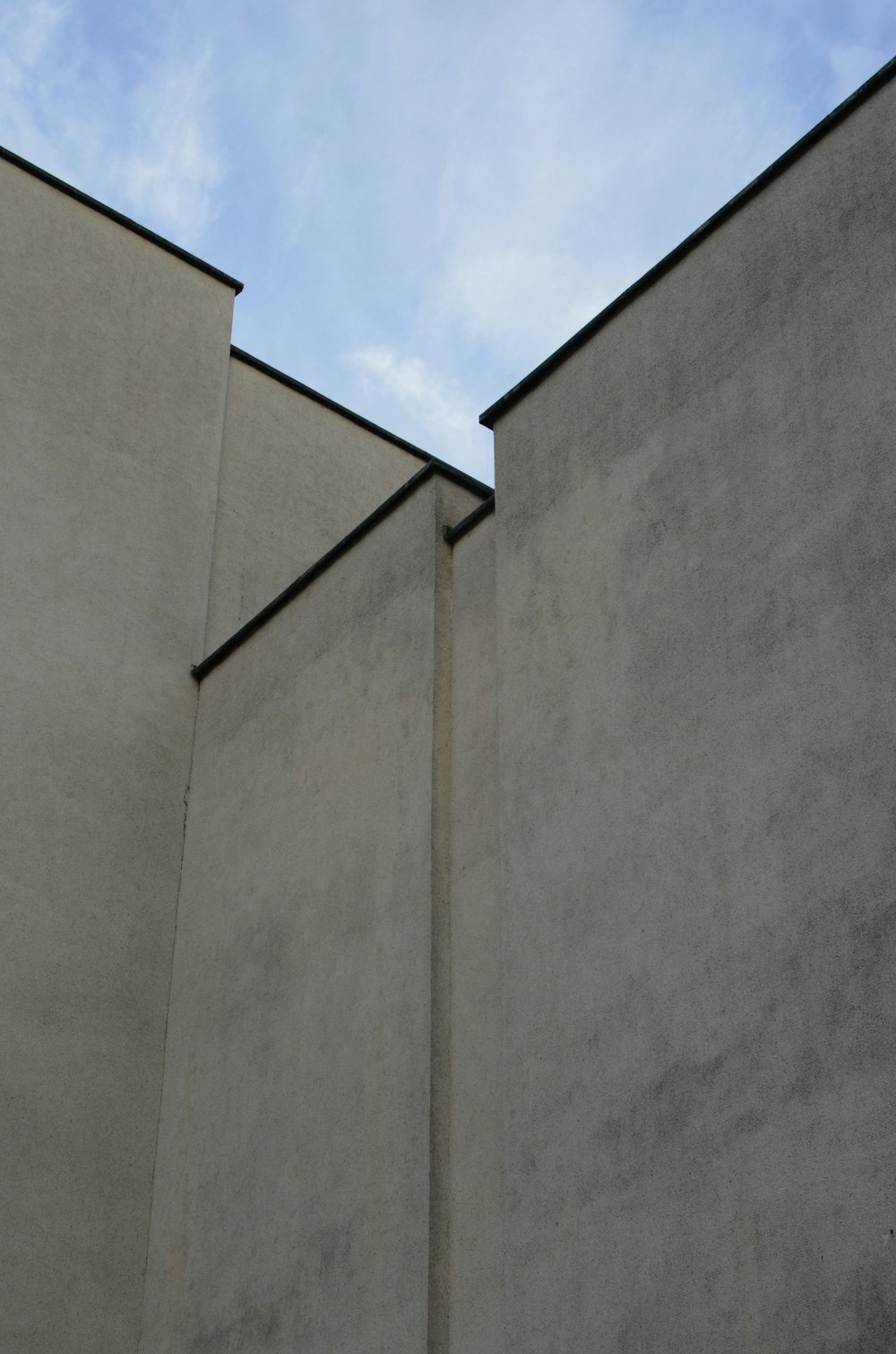 a grey concrete wall