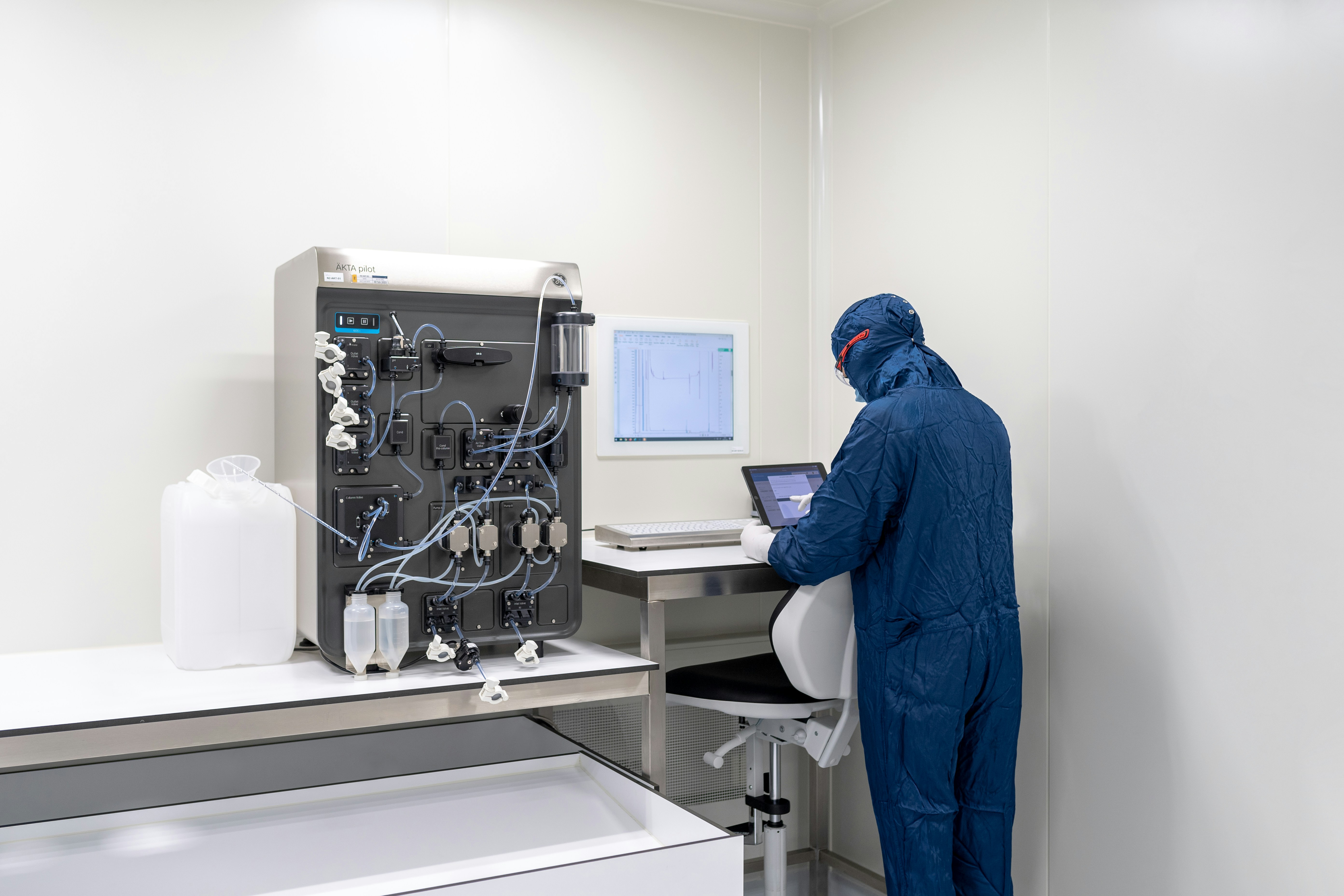 robotic high throughput liquid handling workstation in cleanroom
