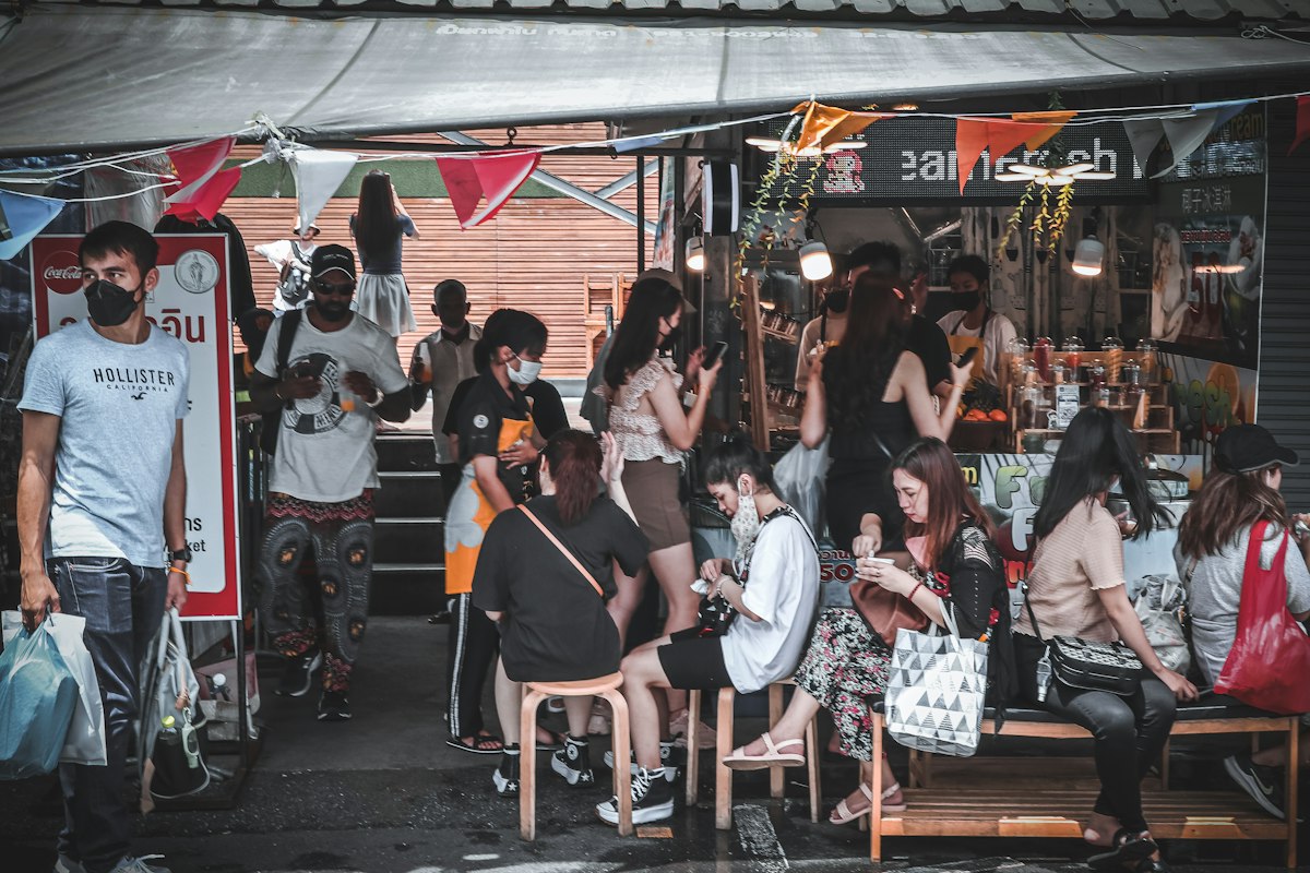 짜뚜짝 시장 — 8,000개 상점의 미궁