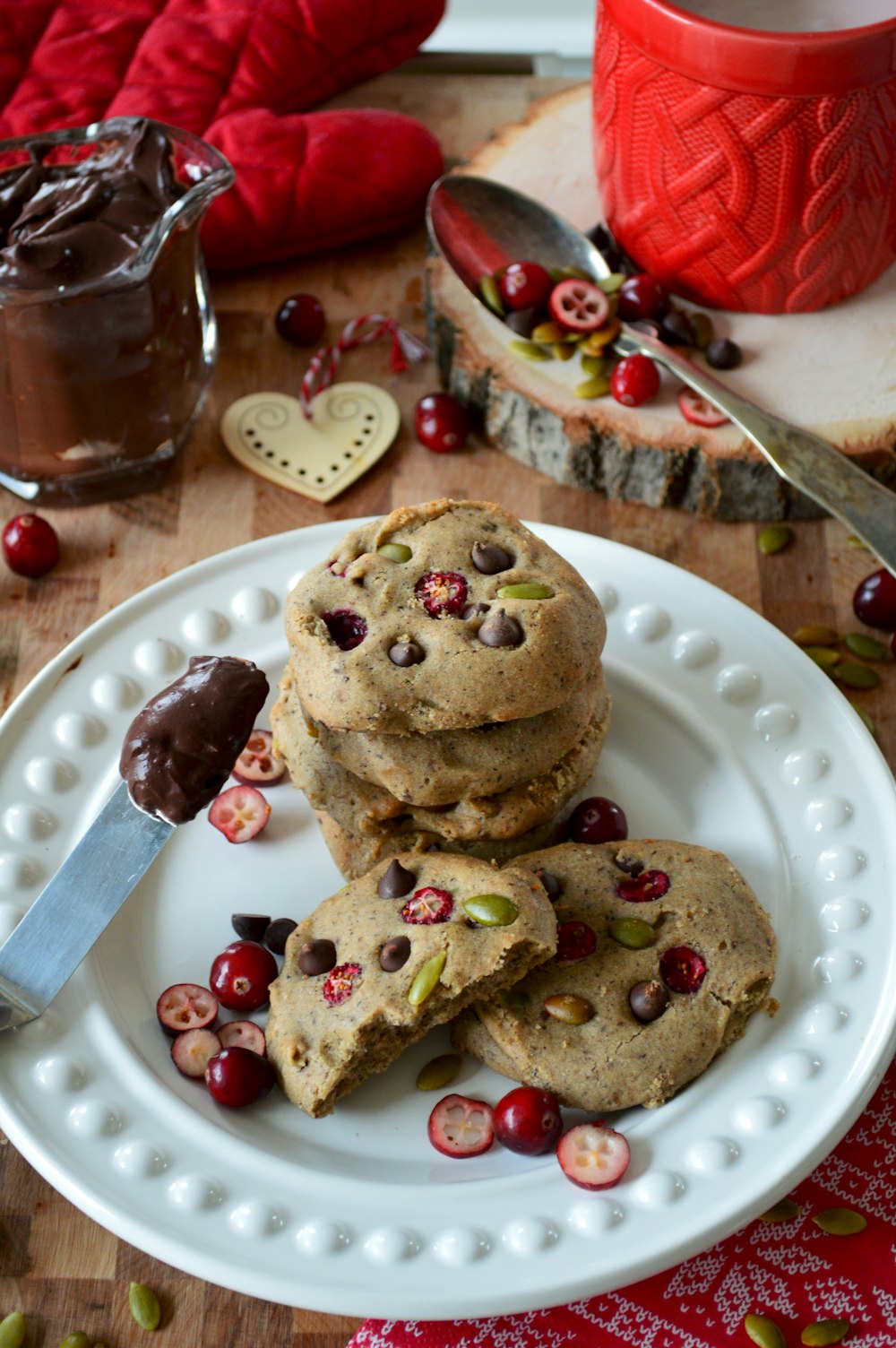 a plate of cookies