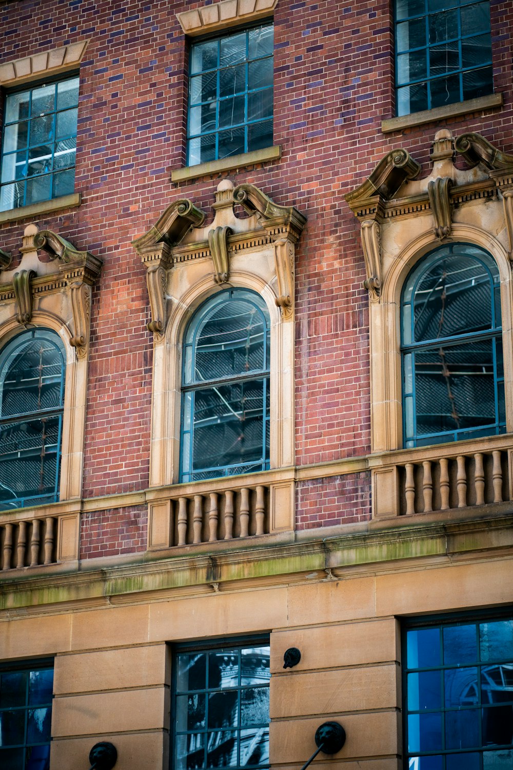 a building with many windows