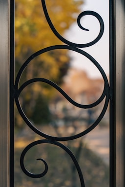 balance and symmetry for photo composition,how to photograph a window with a pair of scissors