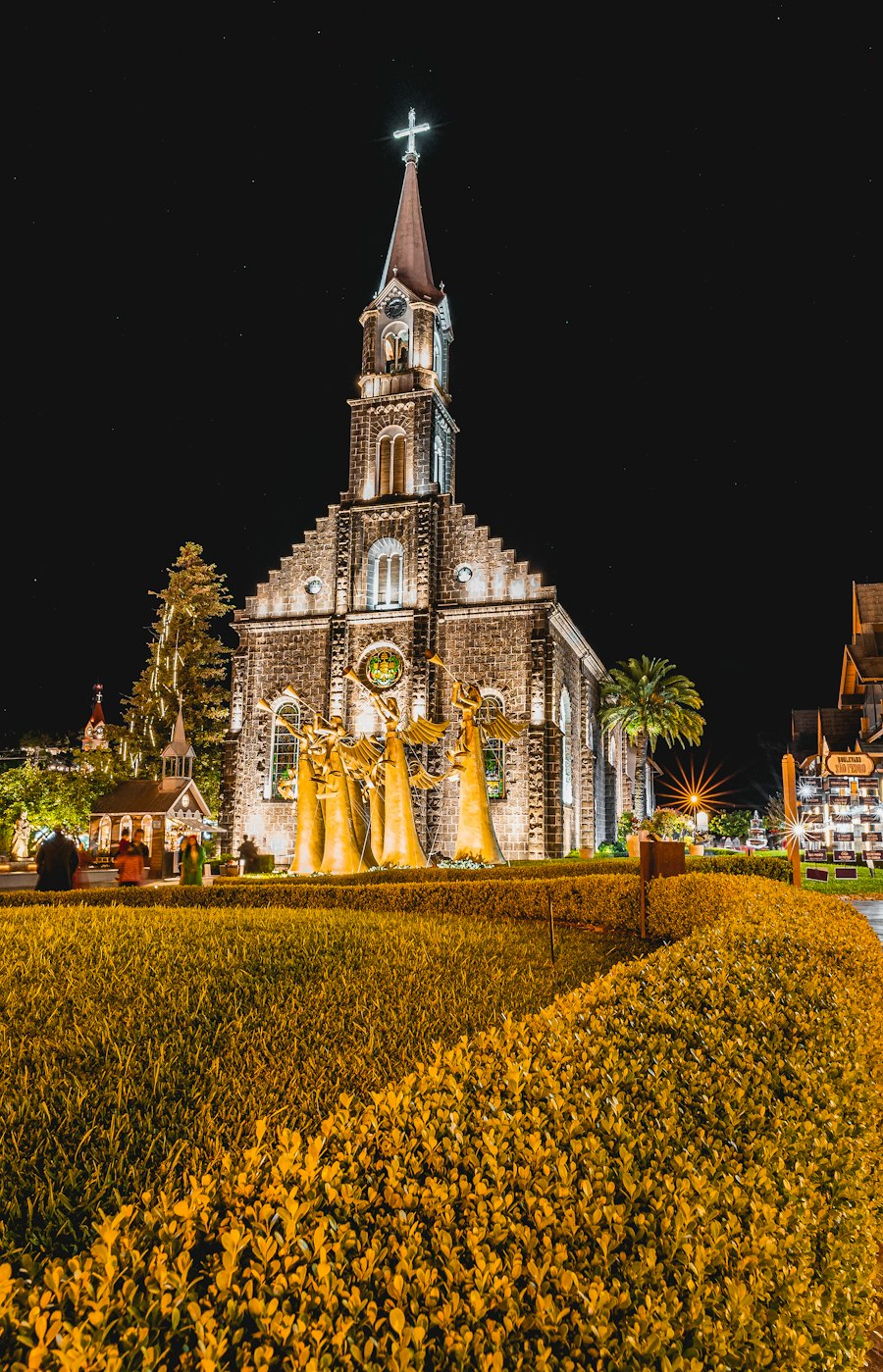 Centro de Gramado iluminado no Natal Luz