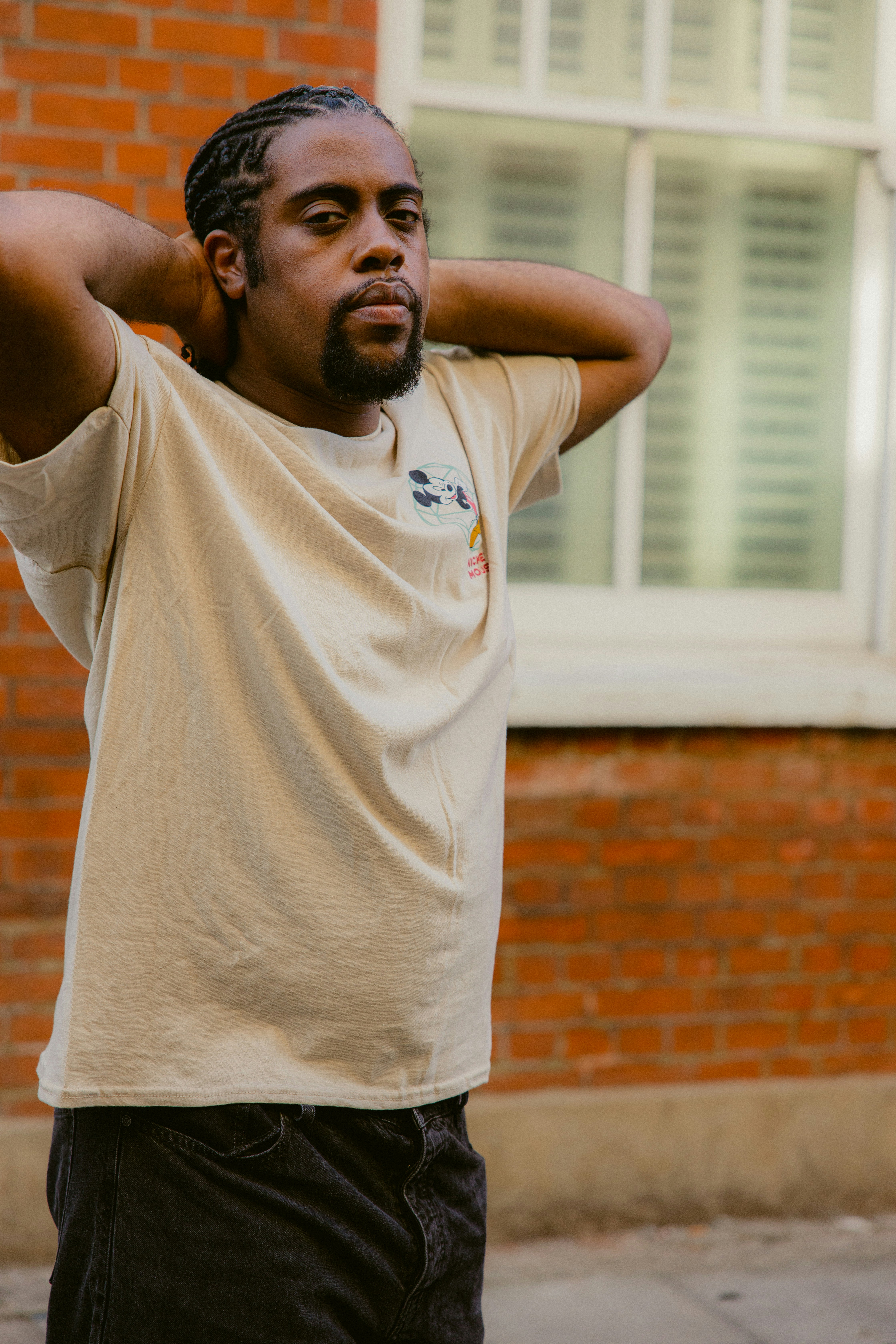 a man flexing his muscles