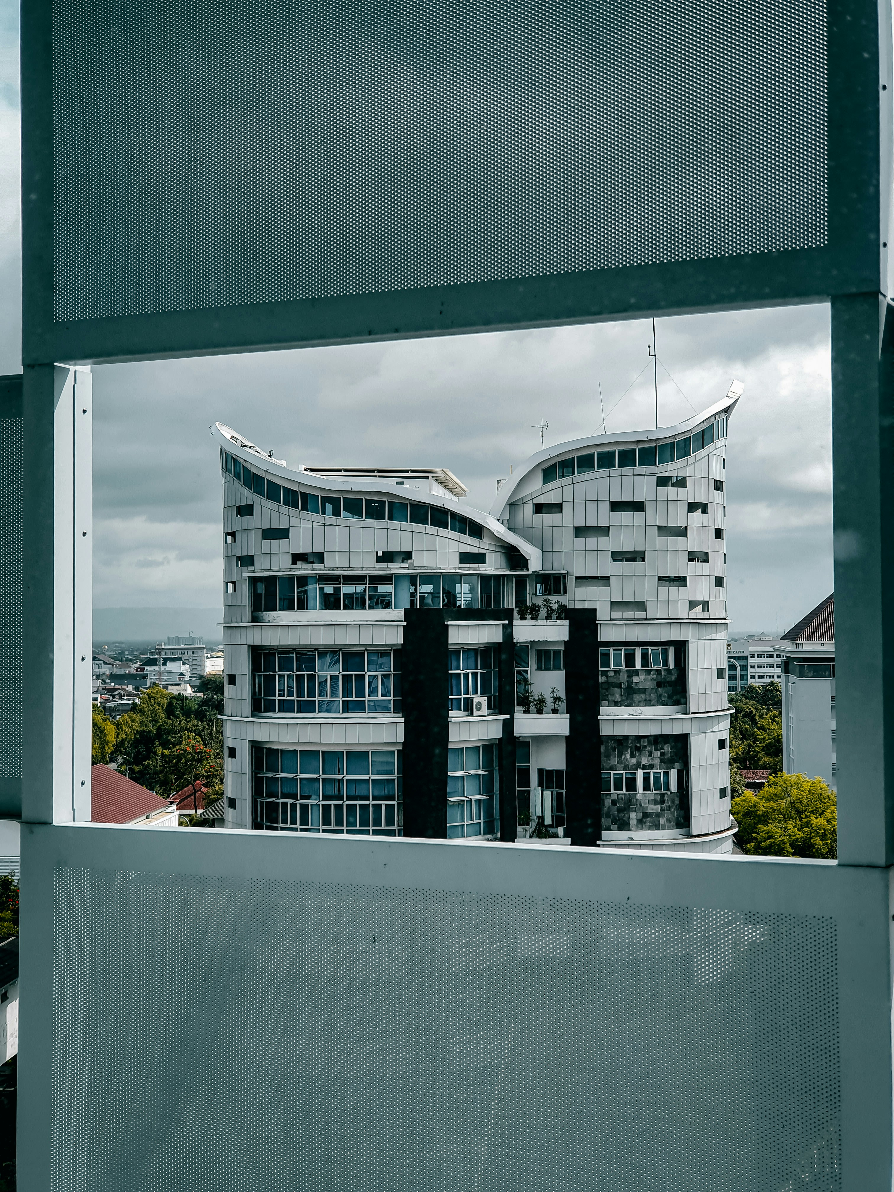 College Buliding Pictures | Download Free Images on Unsplash