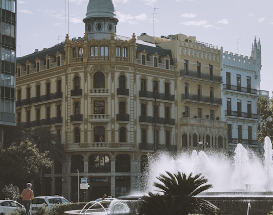 valencia hotel: valencia travel guide
