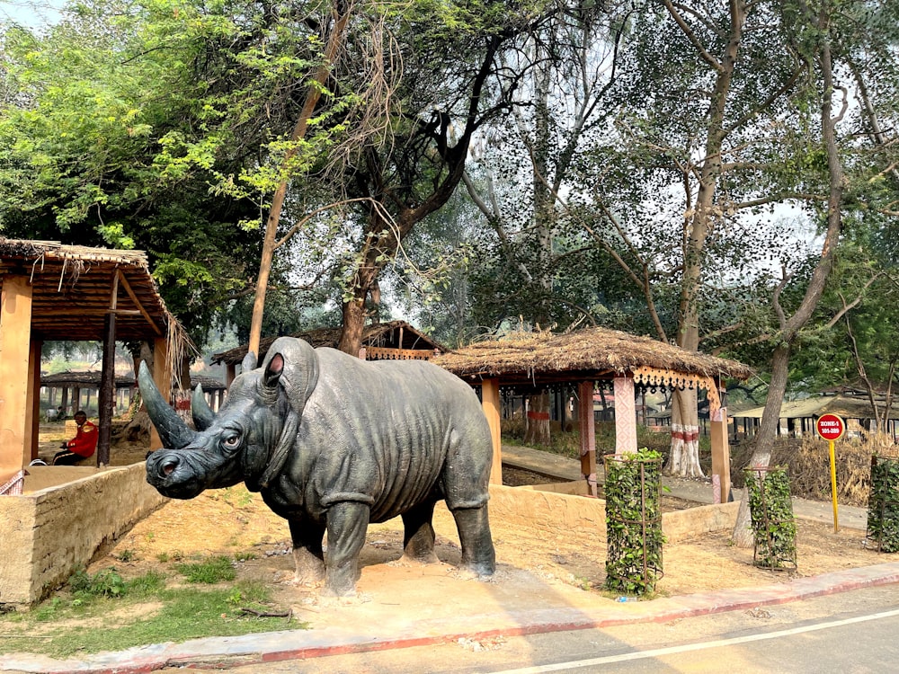 una statua di un toro