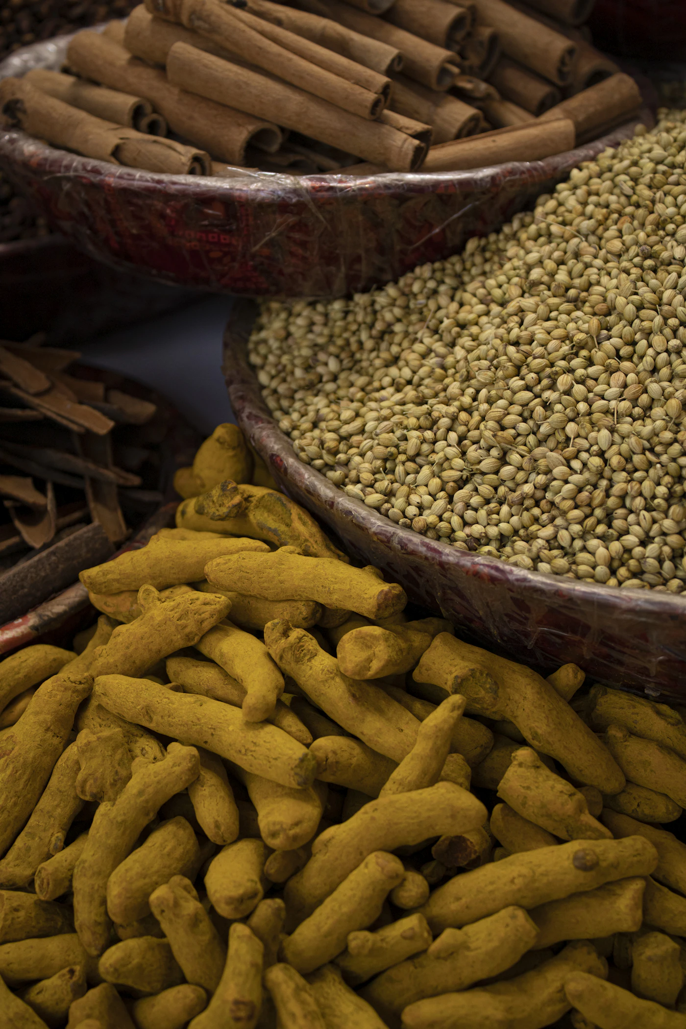 Dried turmeric fingers