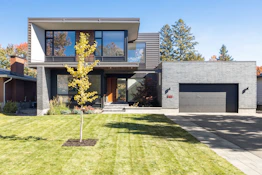 Real estate virtual assistant managing listings  in Vancouver