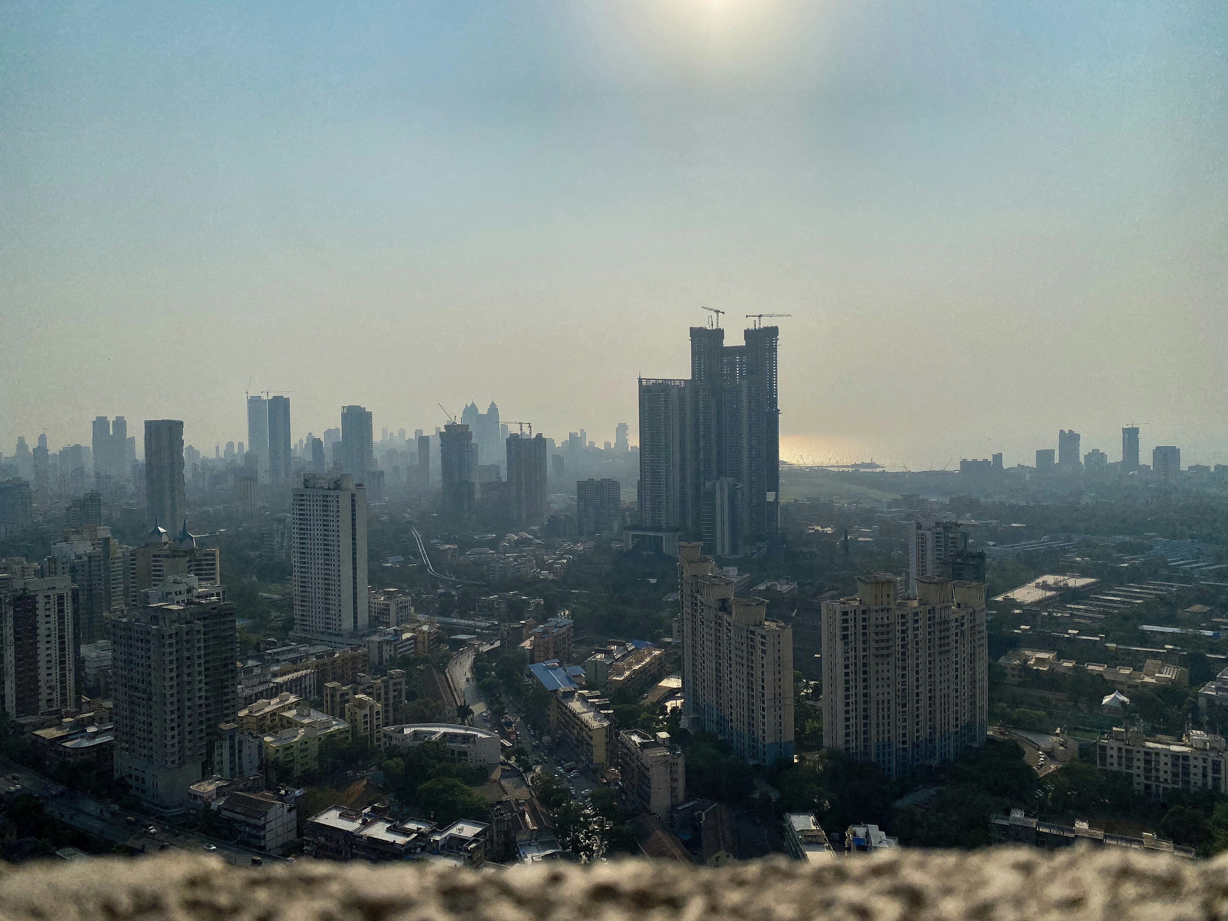 高層ビルのある街