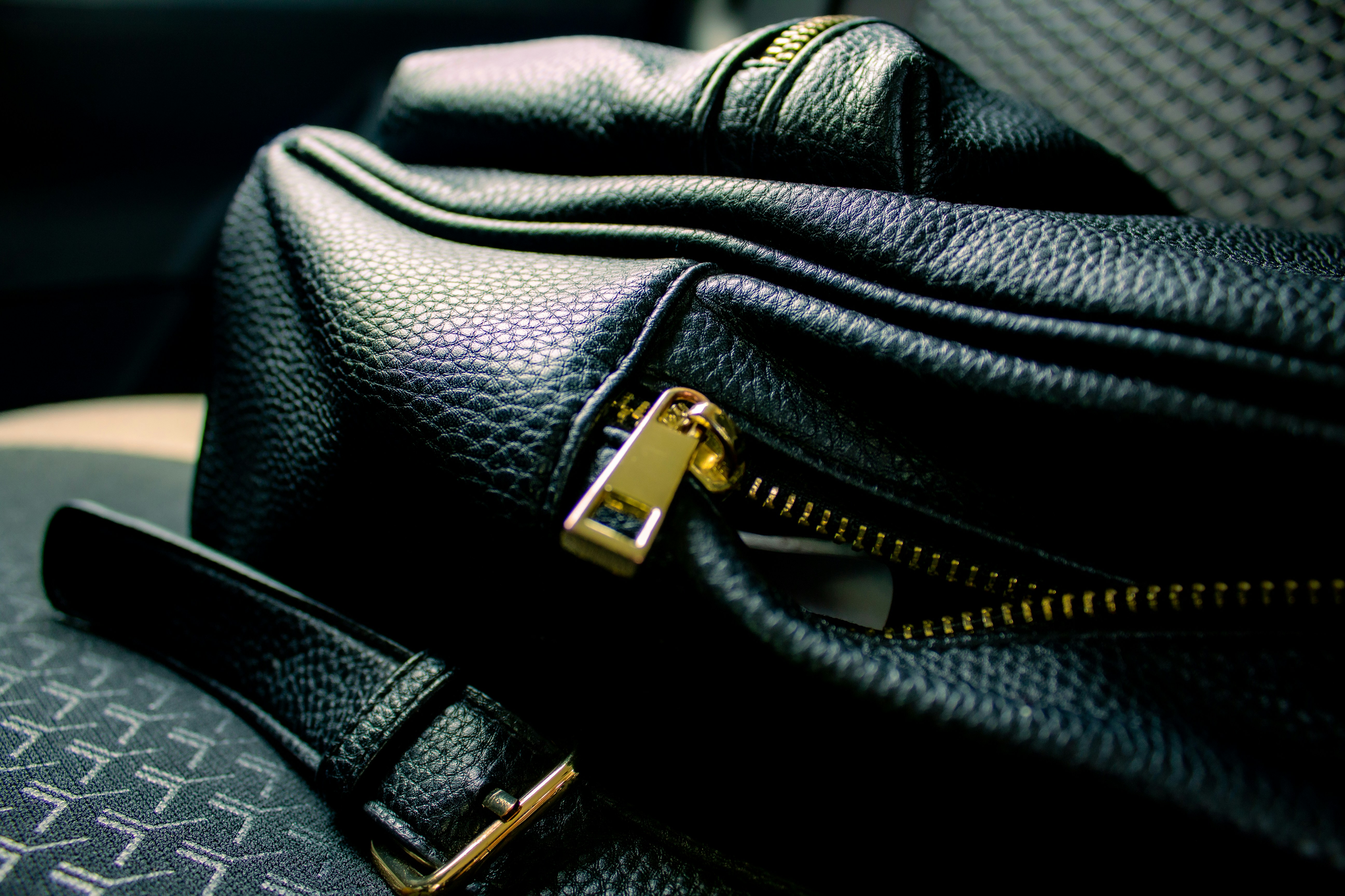 a close up of a zipper