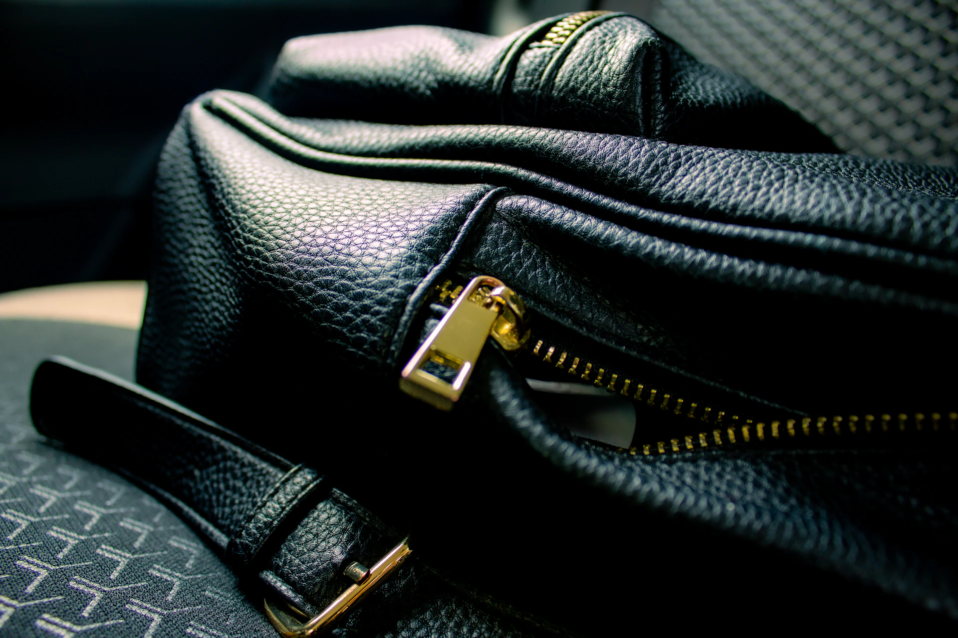 a close up of a zipper