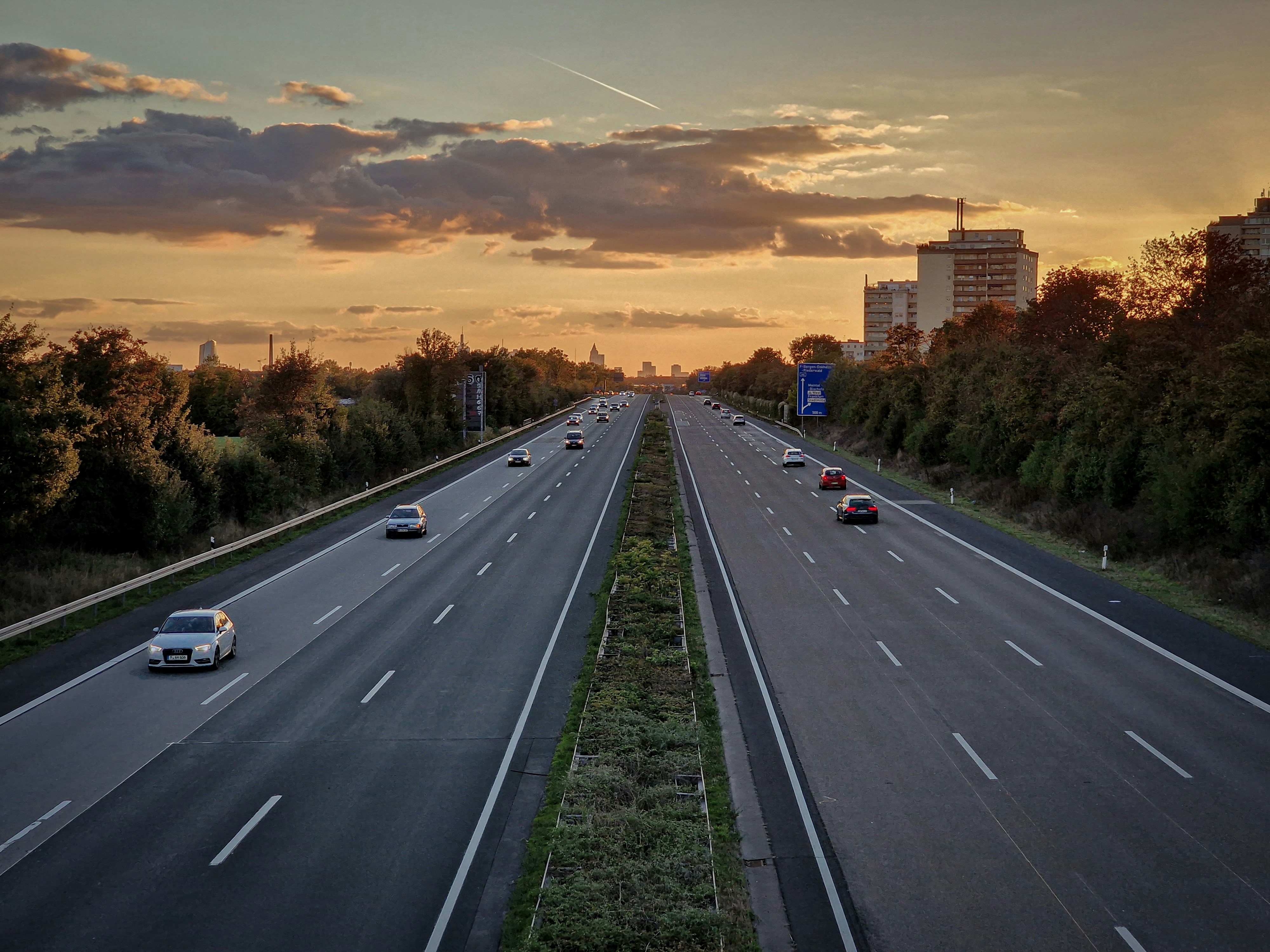 Delaware Bans Cruising in Left Lane