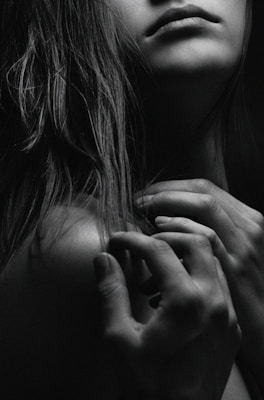 a person holding the hand up
