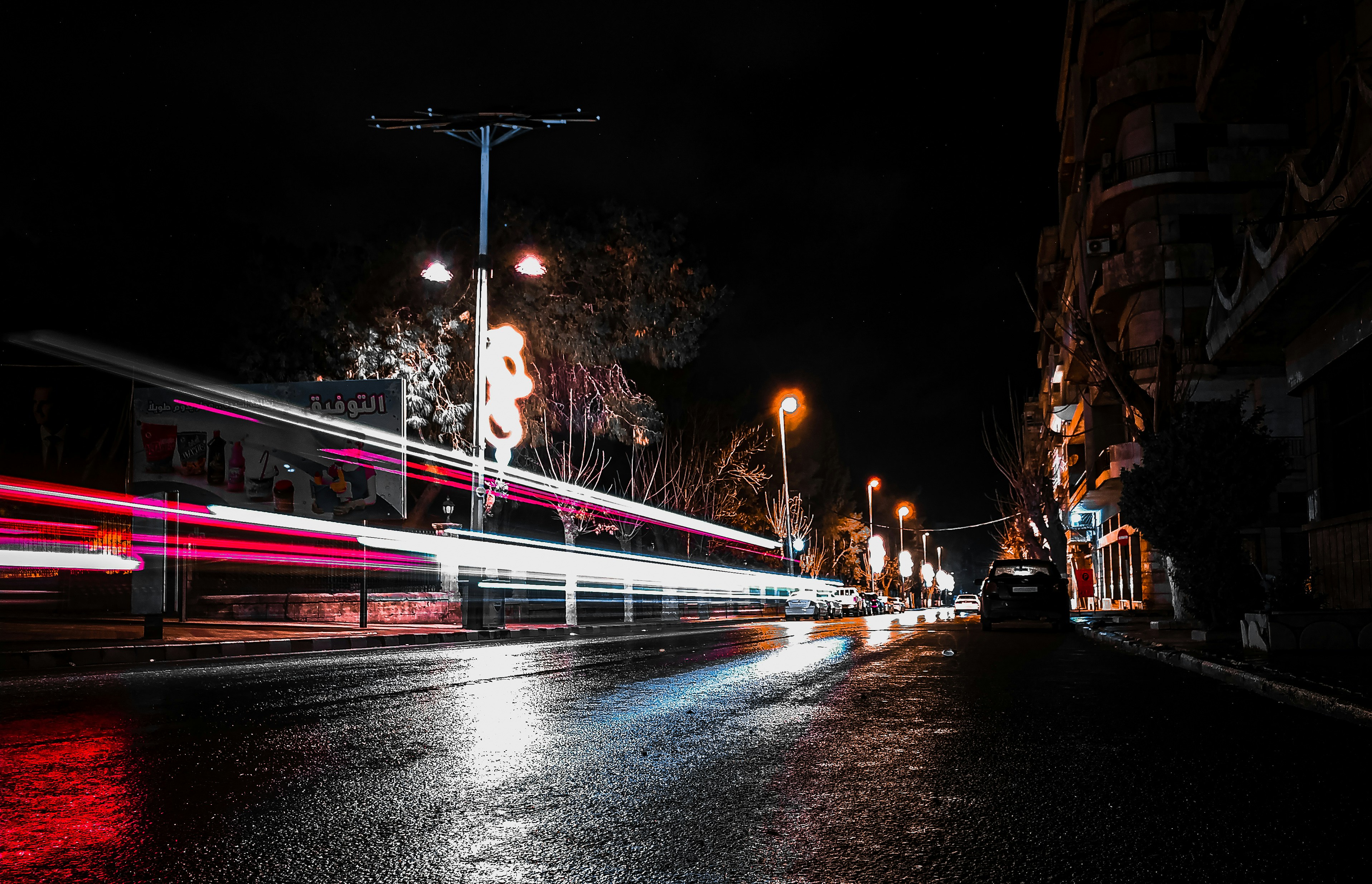 Photo by tareq_kazzaz