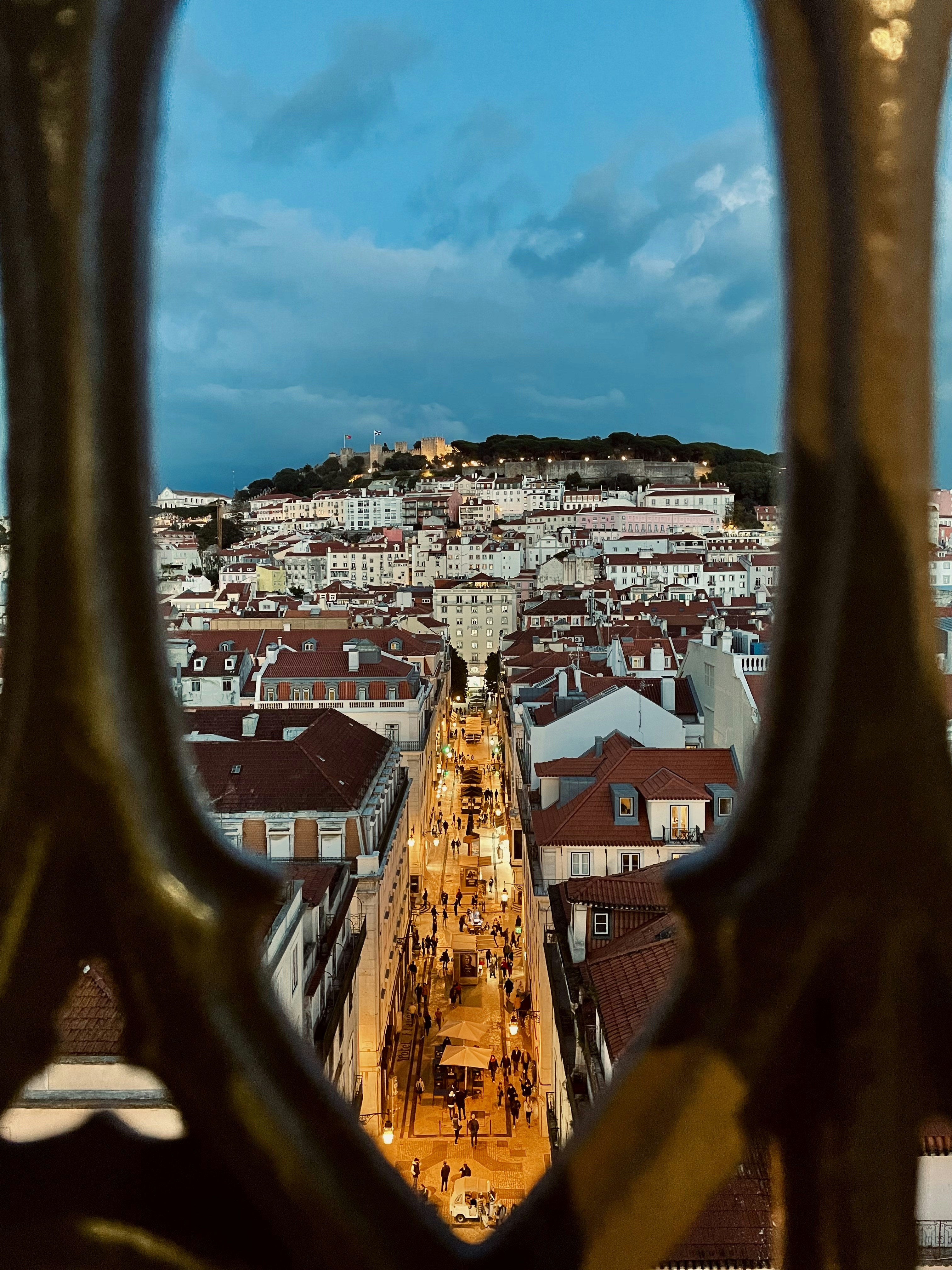 Rooftop Venues: Sky-High Views and Premium Drinks