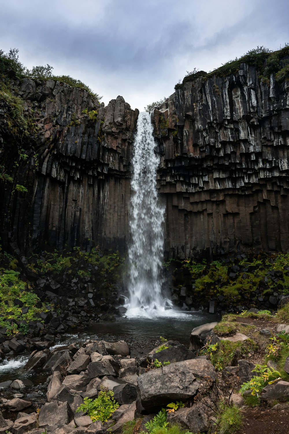 Skaftafell over a rocky cliff