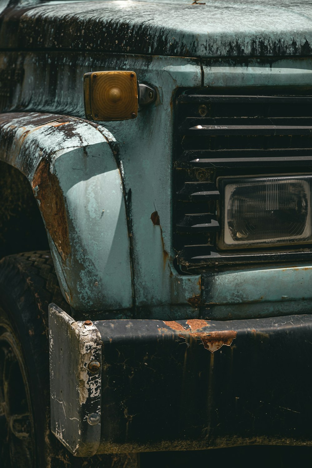 a dirty old truck