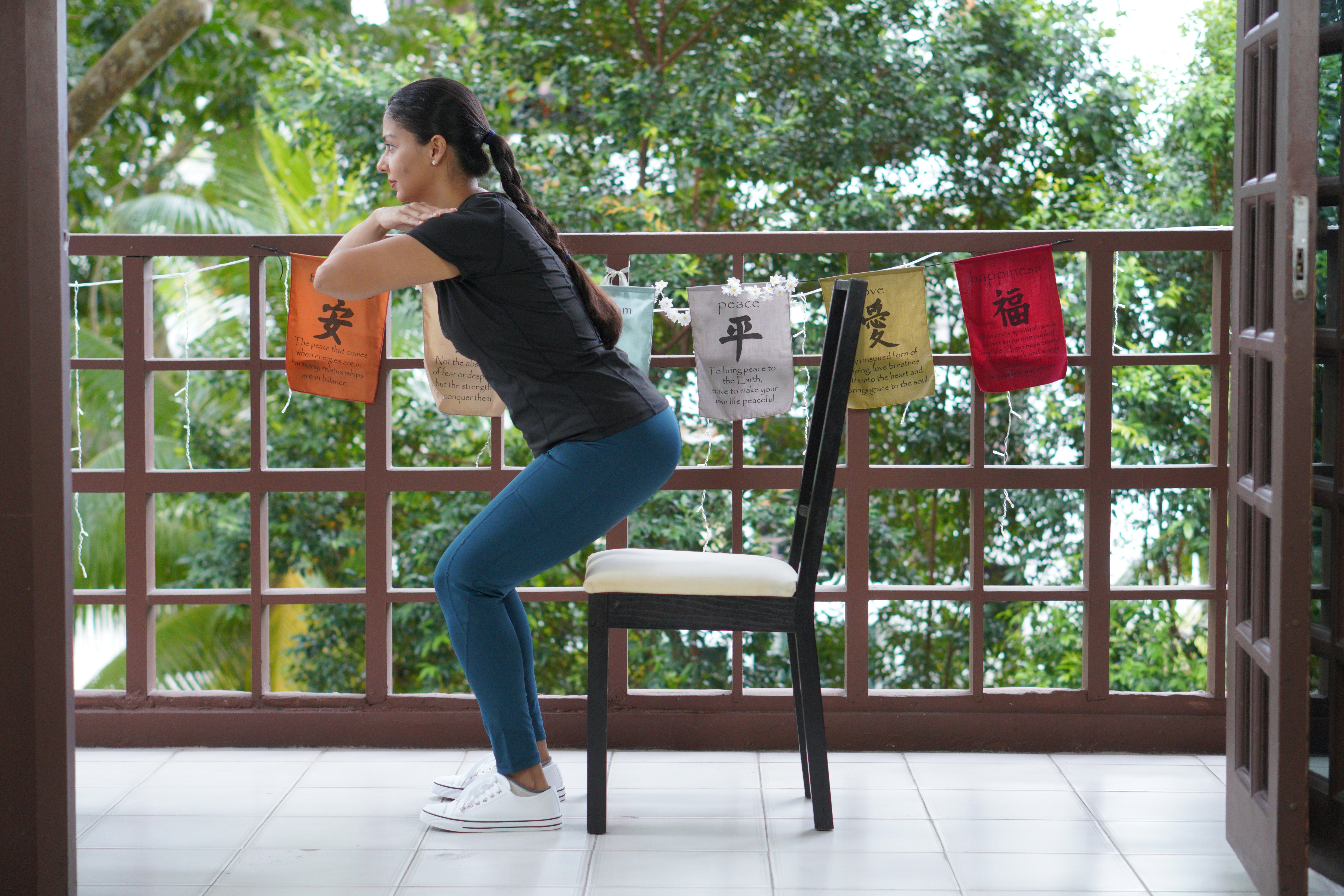 Trening na balkonie - 15 ćwiczeń w małej przestrzeni [BEZ SIŁOWNI]