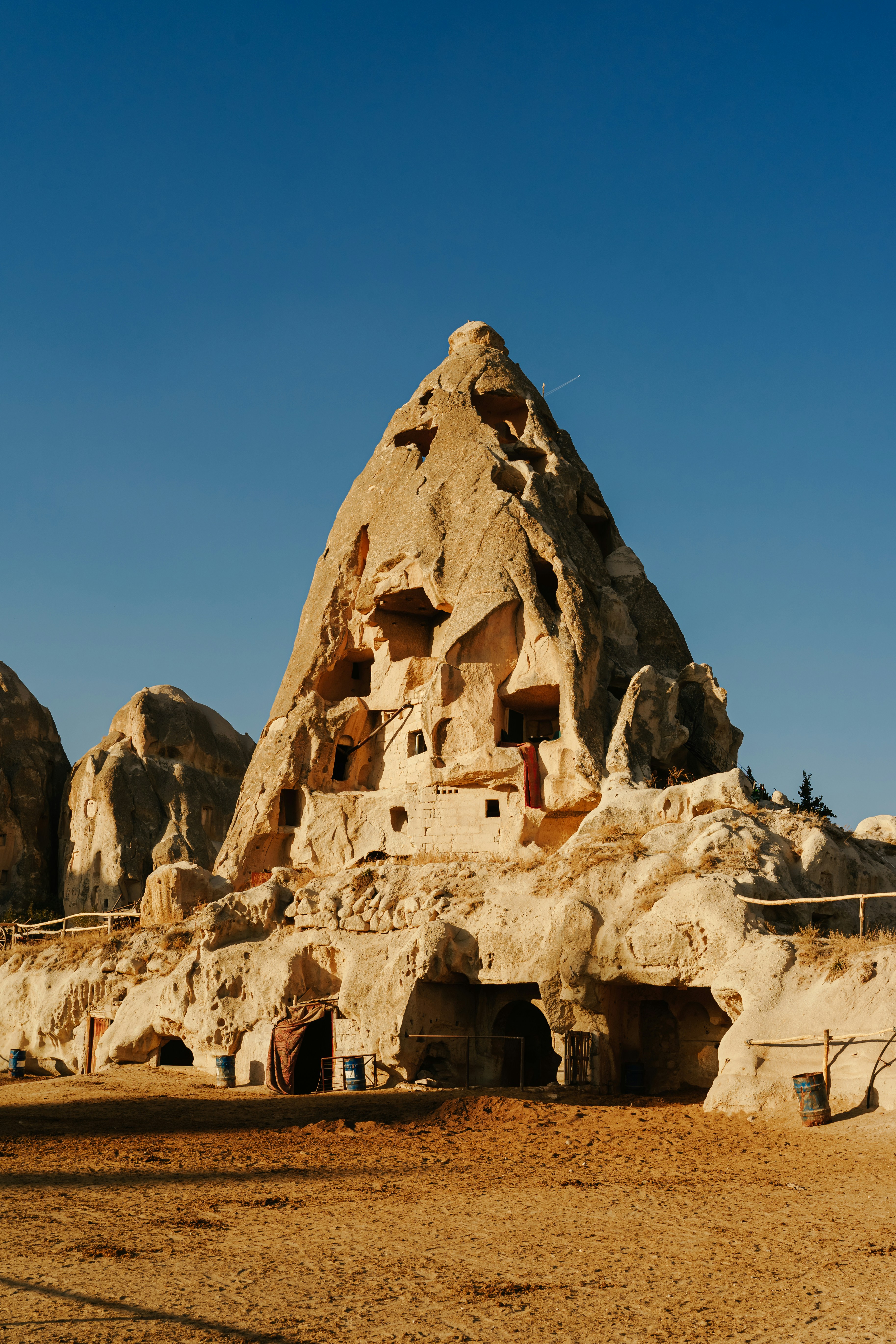 Photo by igorharrier