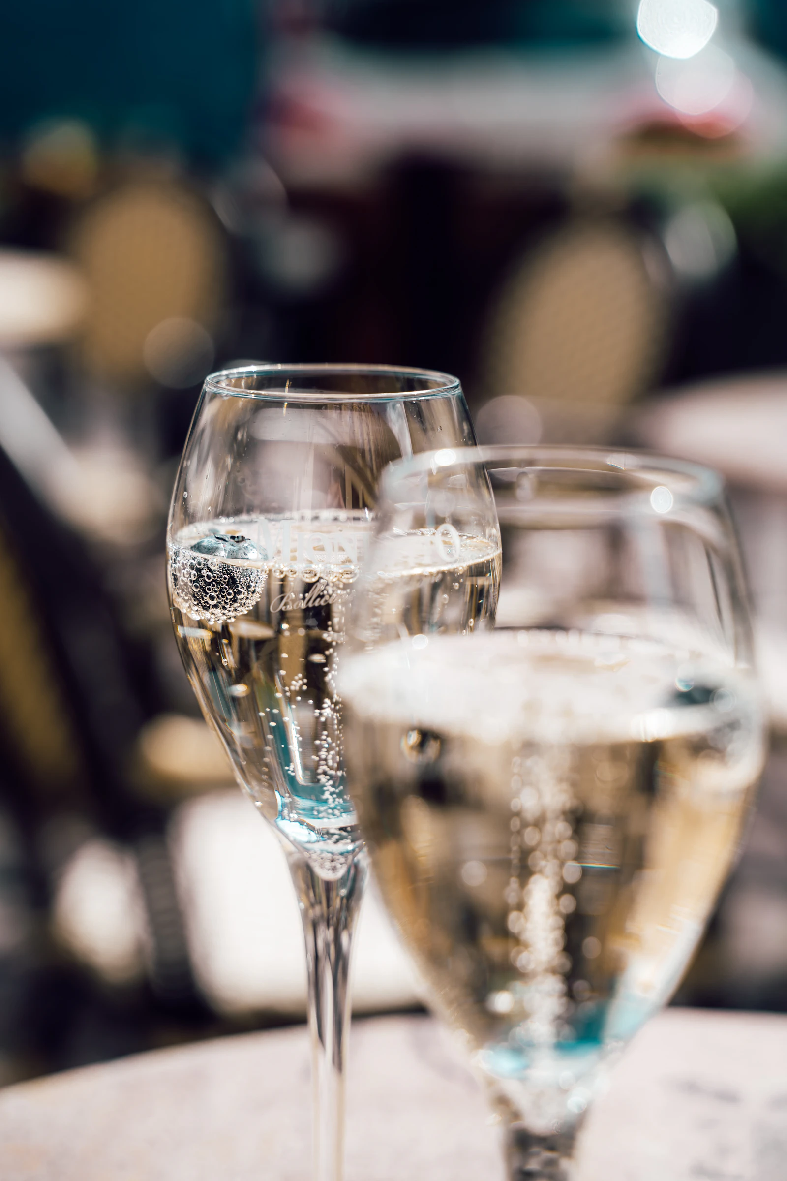 Aurum Pour — Champagne Towers