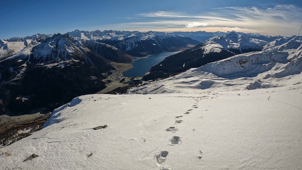 a snowy mountain range