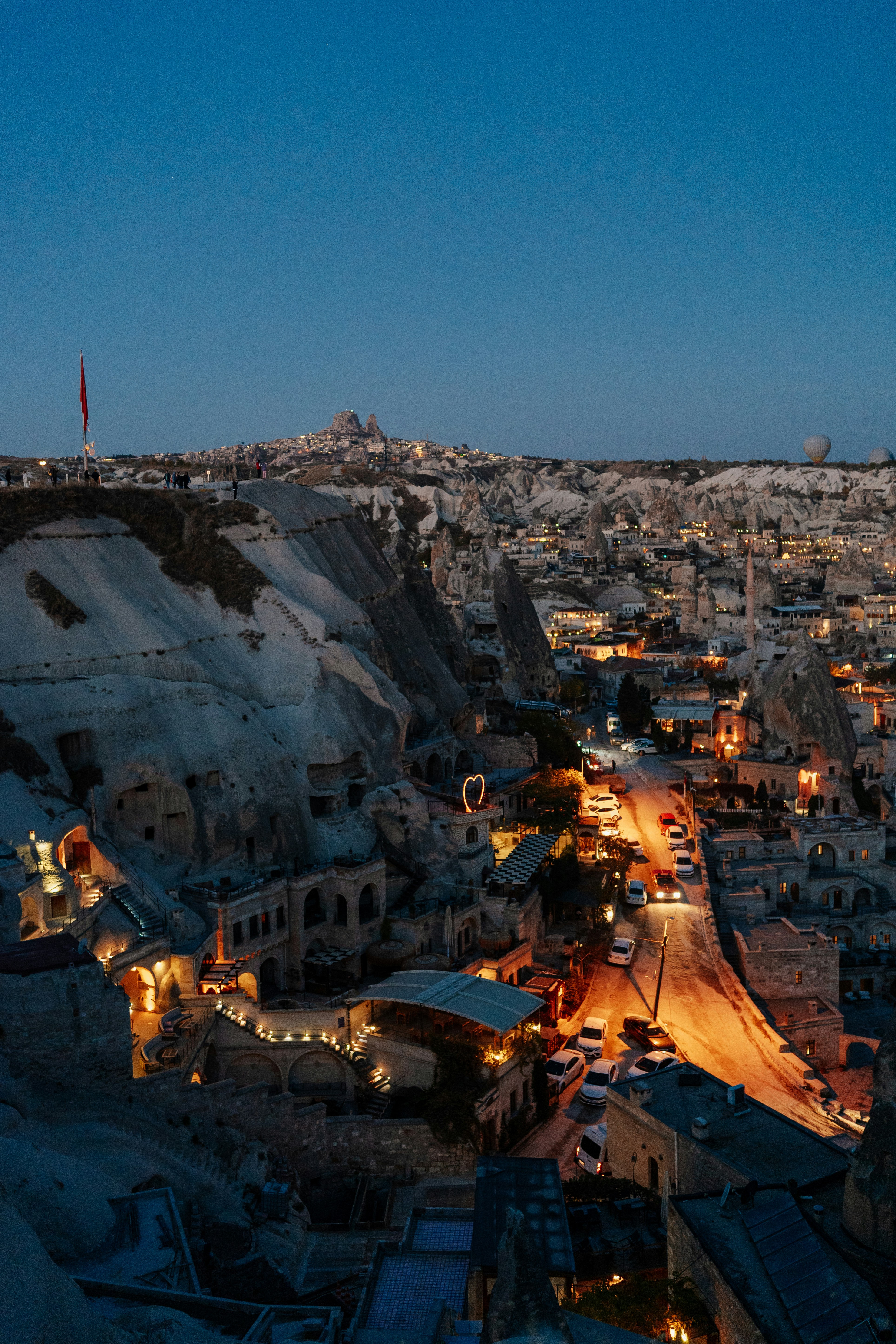 Photo by igorharrier