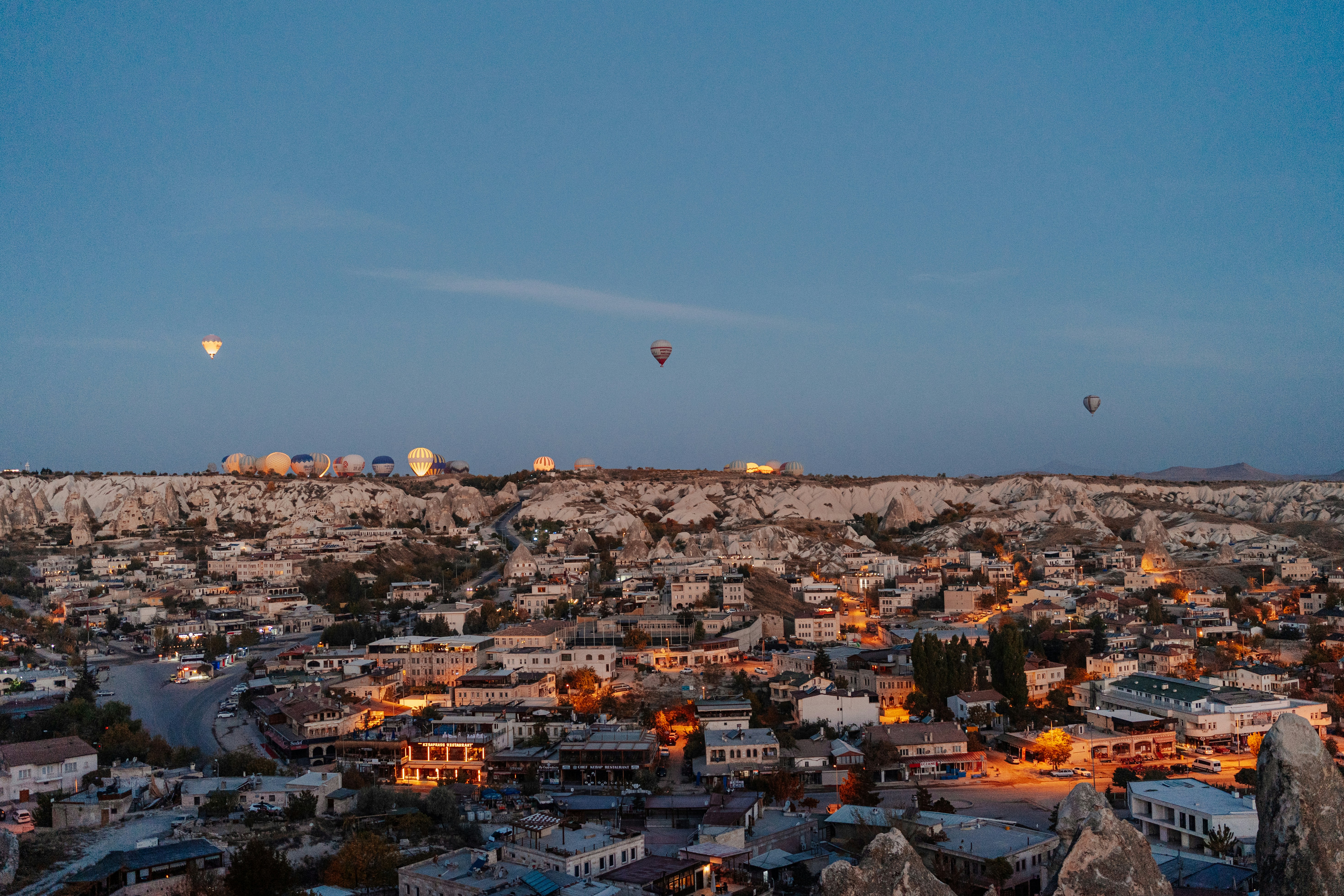 Photo by igorharrier